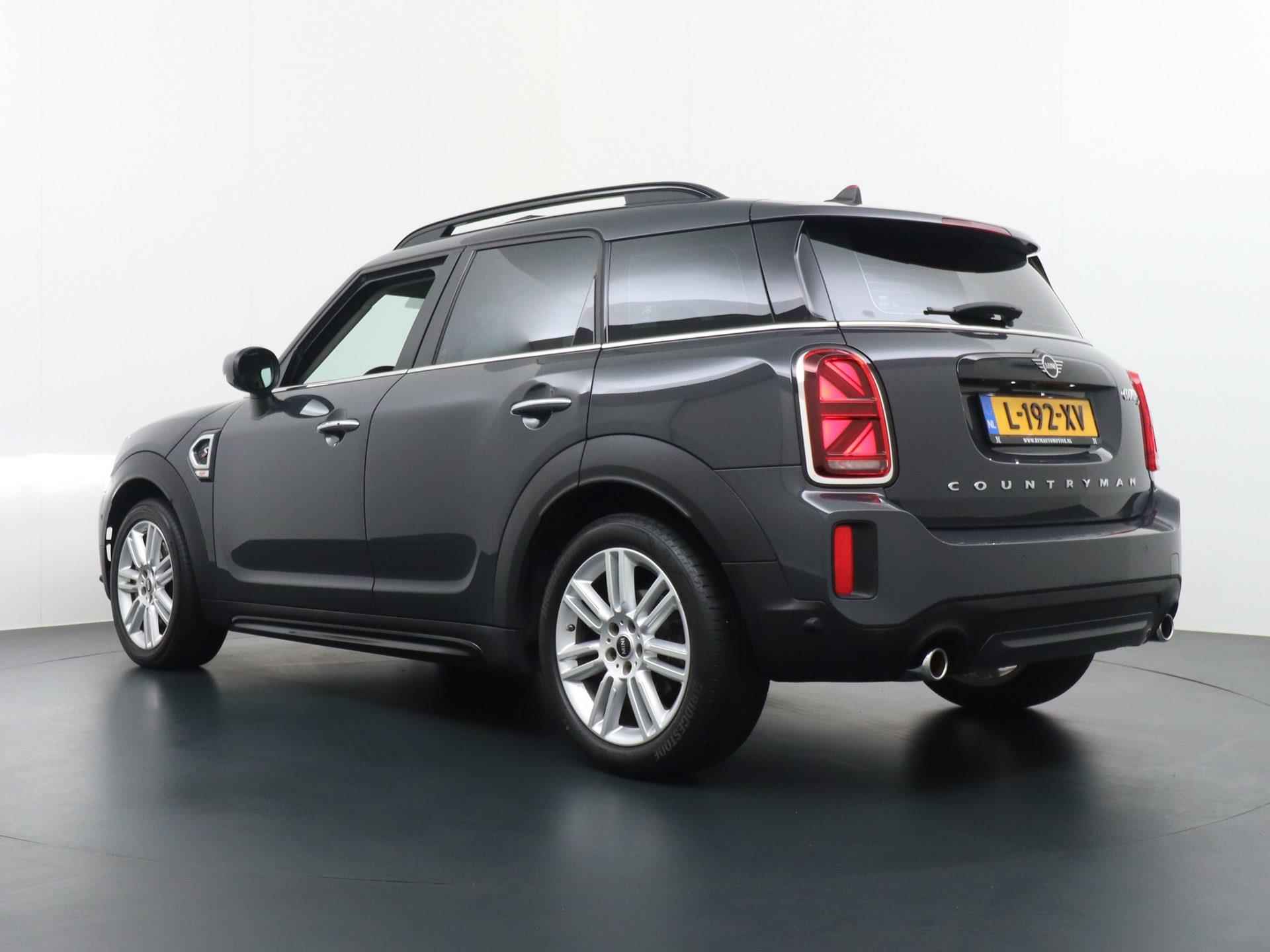 Mini Mini Countryman 2.0 Cooper S Hammersmith VAN: 32.900,- NAAR: 29.877,- UW ZOMERVOORDEEL: 3.032,- | PANO |HEAD UP | CAMERA | - 7/45