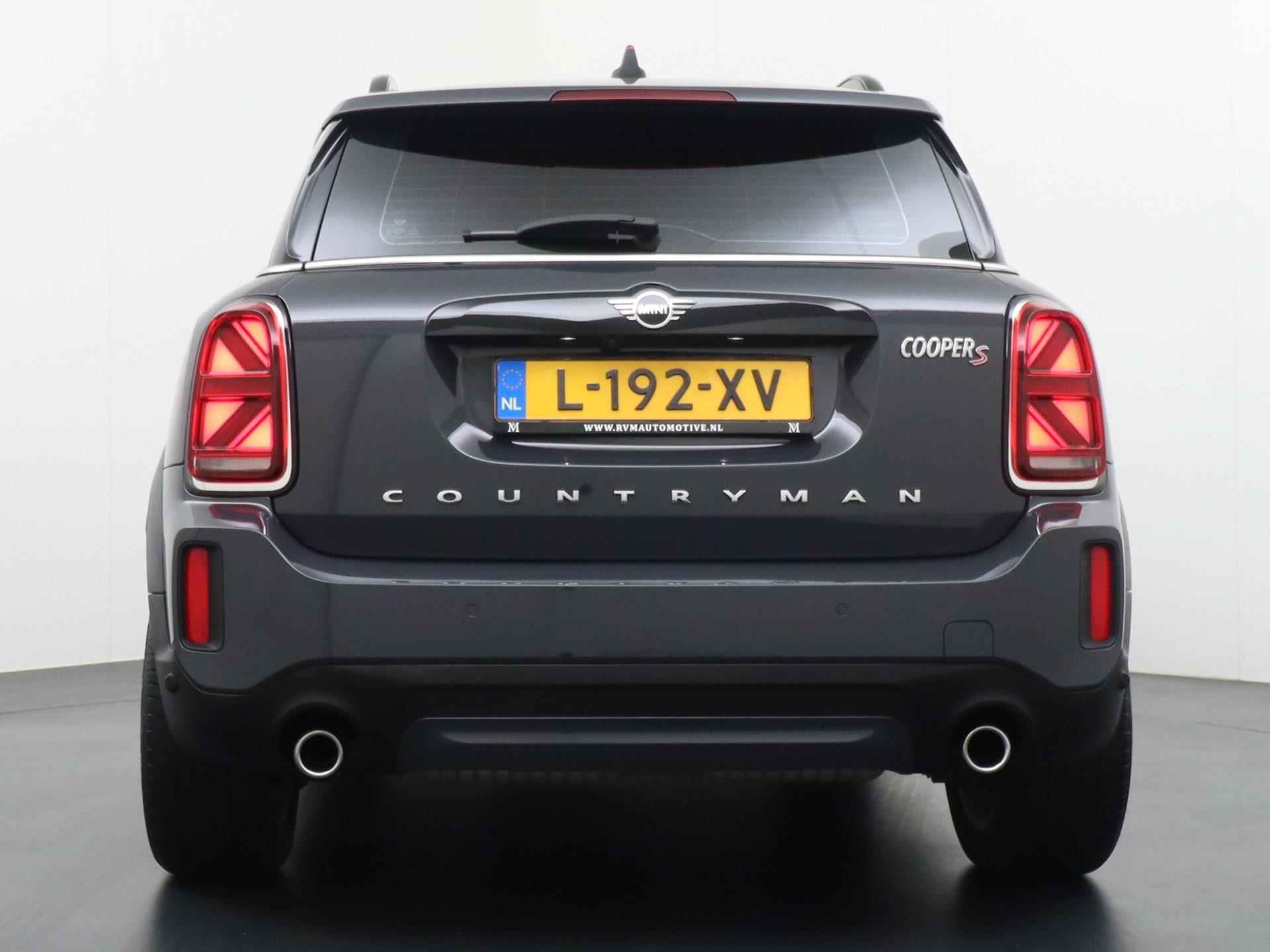 Mini Mini Countryman 2.0 Cooper S Hammersmith VAN: 32.900,- NAAR: 29.877,- UW ZOMERVOORDEEL: 3.032,- | PANO |HEAD UP | CAMERA | - 8/45