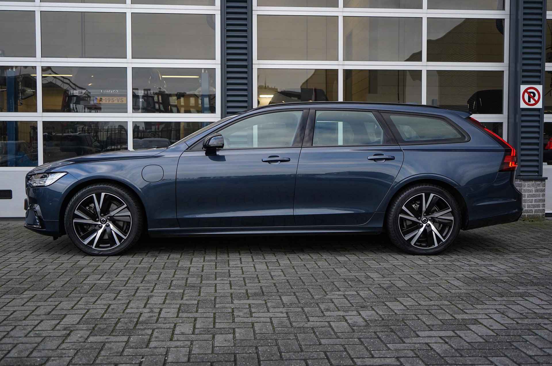 Volvo V90 2.0 T6 Recharge AWD Ultimate Bright Bowers & Wilkins audiosysteem | 360 camera | Trekhaak elektrisch - 3/30