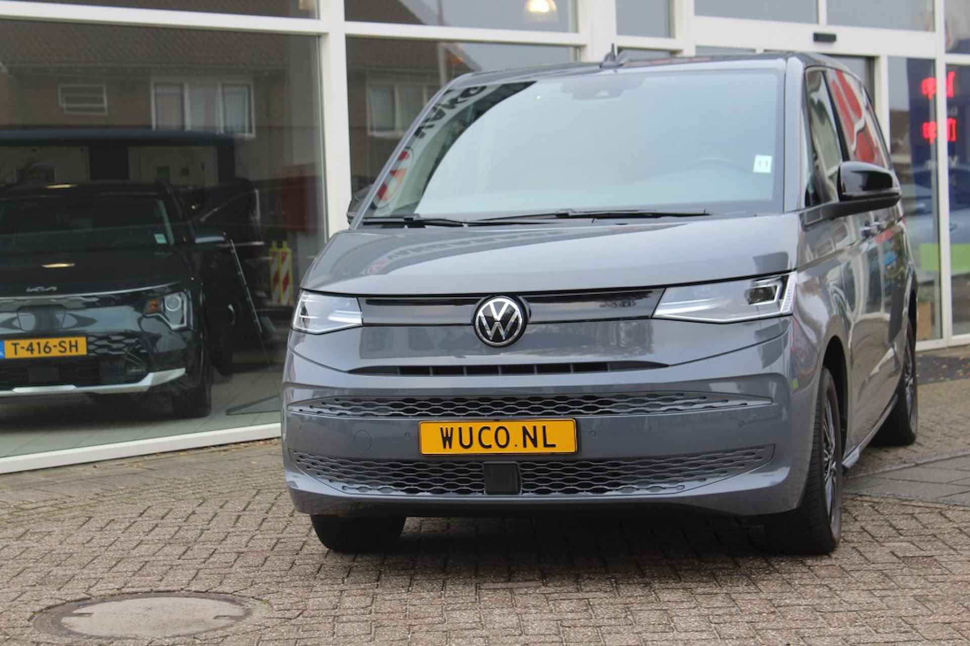 VOLKSWAGEN Multivan T 7 Multivan 1.4 TSI eHybrid 218 pk panoramadak - 2/24