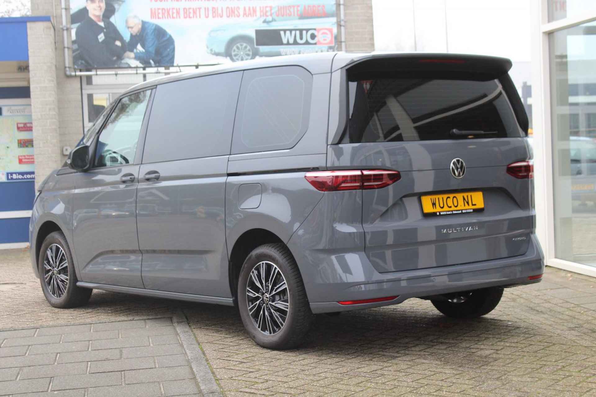 VOLKSWAGEN Multivan T 7 Multivan 1.4 TSI eHybrid 218 pk panoramadak - 8/24