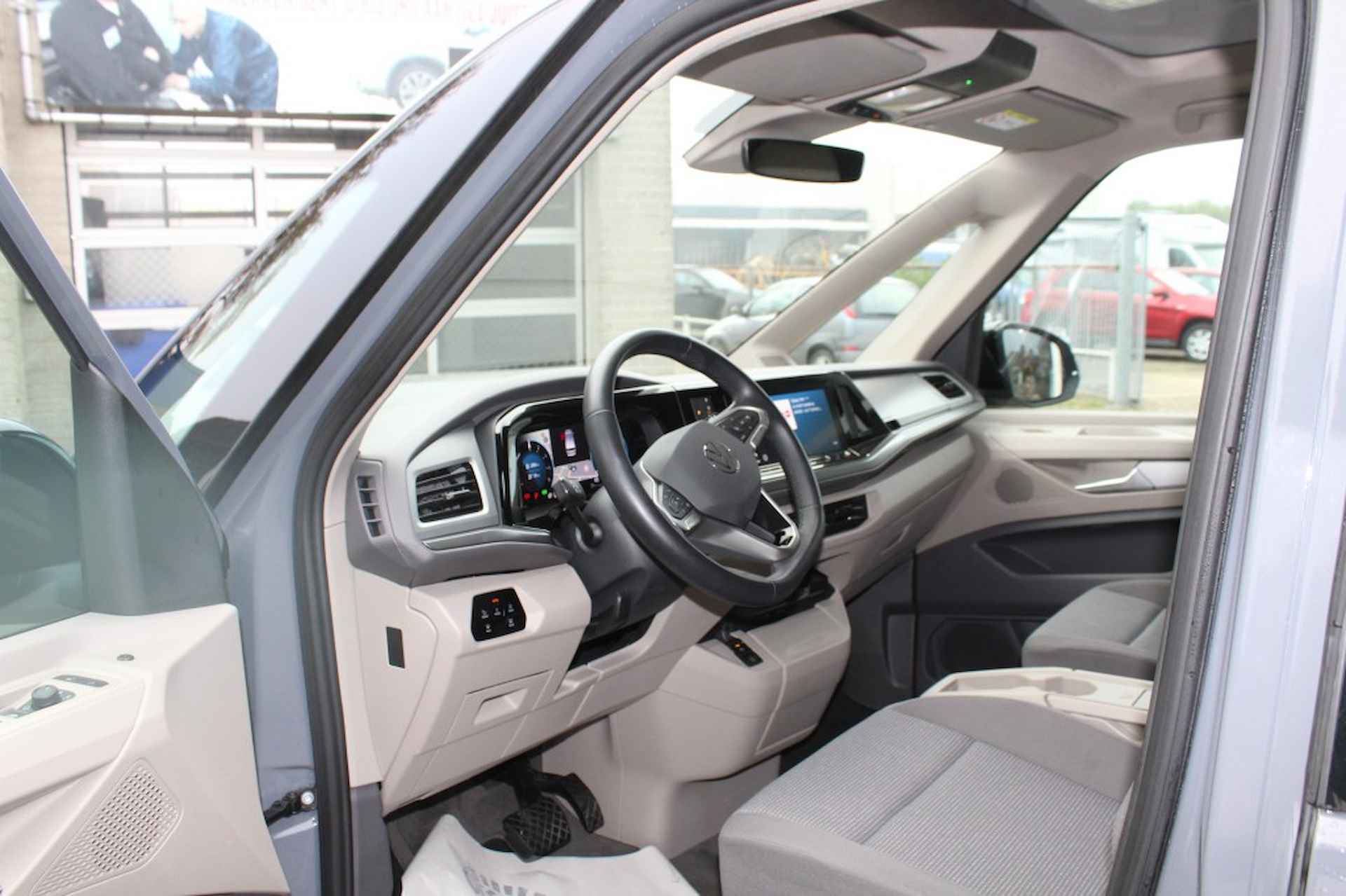 VOLKSWAGEN Multivan T 7 Multivan 1.4 TSI eHybrid 218 pk panoramadak - 10/24