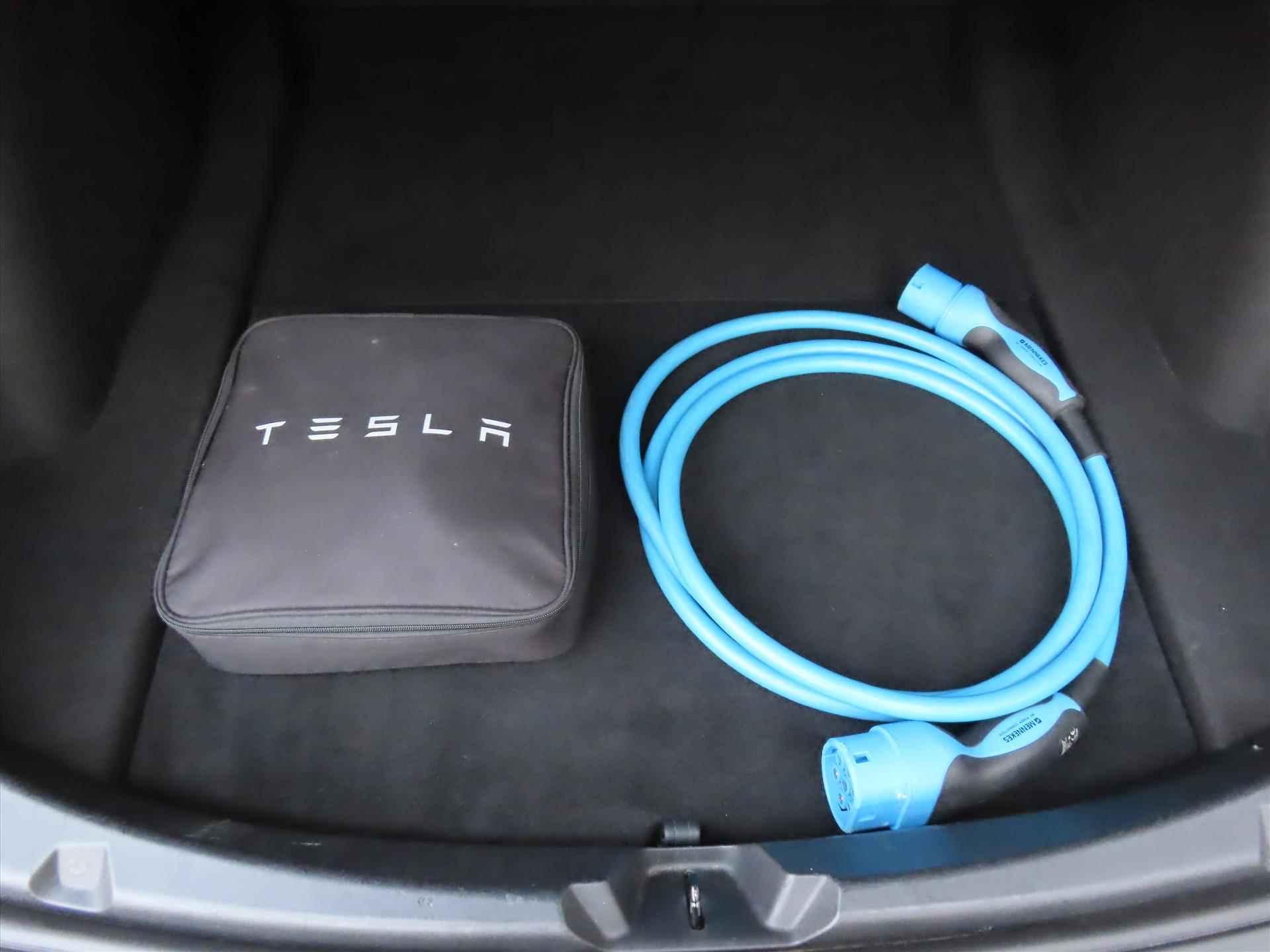Tesla Model 3 Standard Plus RWD/ Zeer nette auto/ Origineel NL/ Dealer onderhouden/ Autopilot/ Elektrisch verstelbare voorstoelen/ Stoelverwarming/ NAP - 11/36