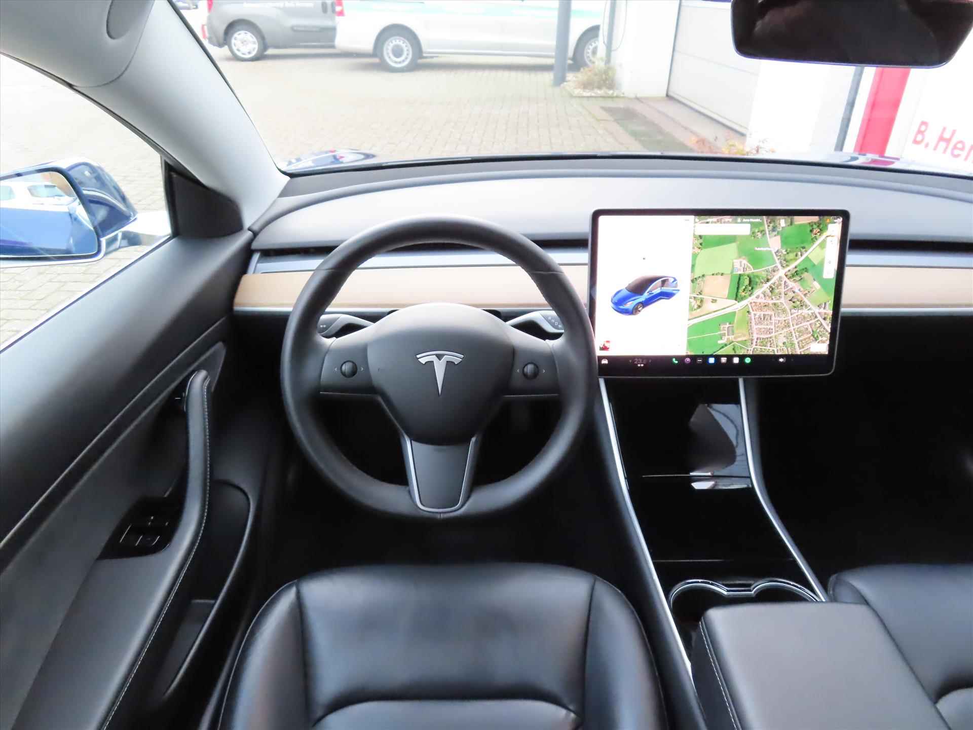 Tesla Model 3 Standard Plus RWD/ Zeer nette auto/ Origineel NL/ Dealer onderhouden/ Autopilot/ Elektrisch verstelbare voorstoelen/ Stoelverwarming/ NAP - 20/36