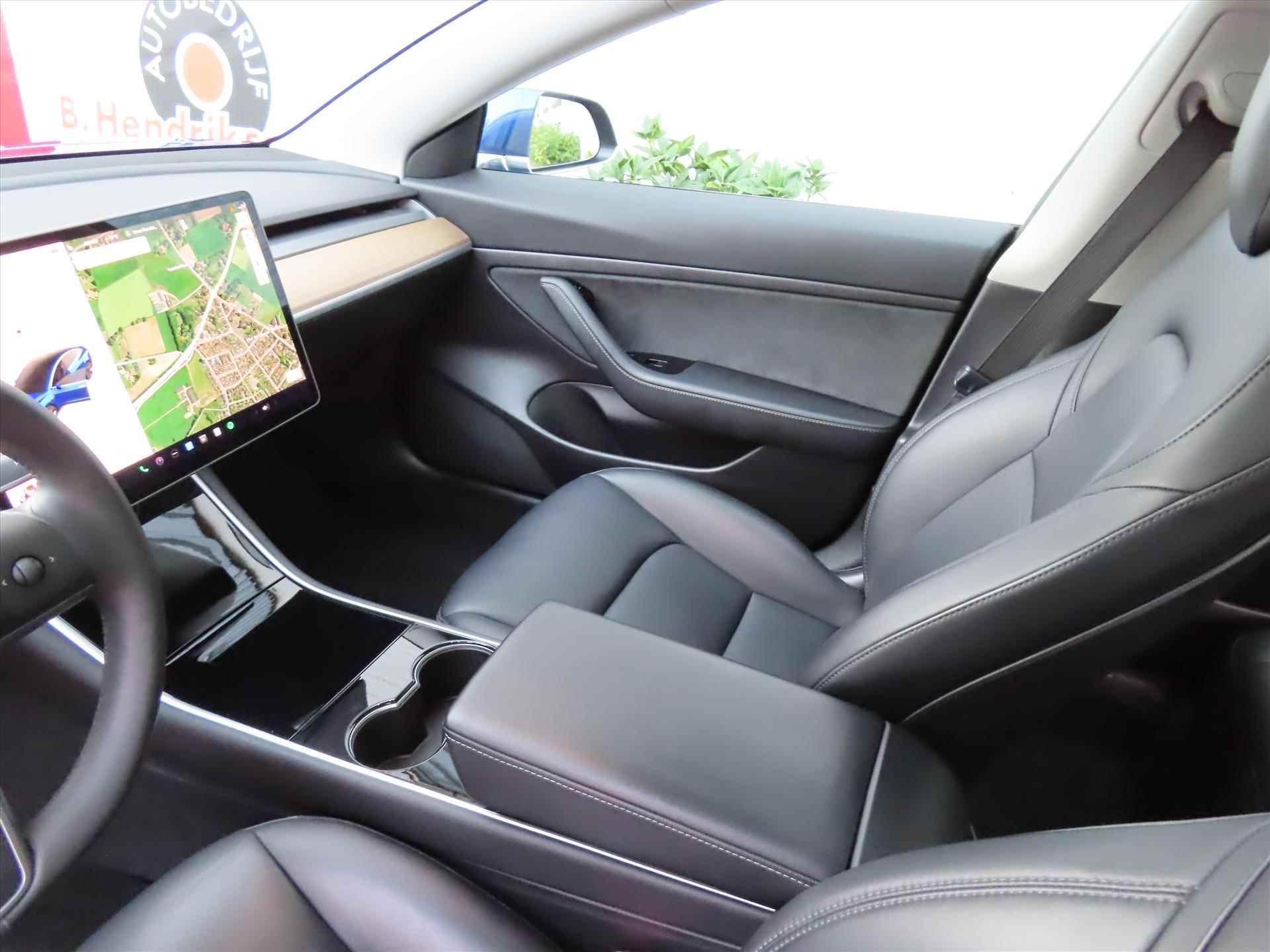 Tesla Model 3 Standard Plus RWD/ Zeer nette auto/ Origineel NL/ Dealer onderhouden/ Autopilot/ Elektrisch verstelbare voorstoelen/ Stoelverwarming/ NAP - 22/36