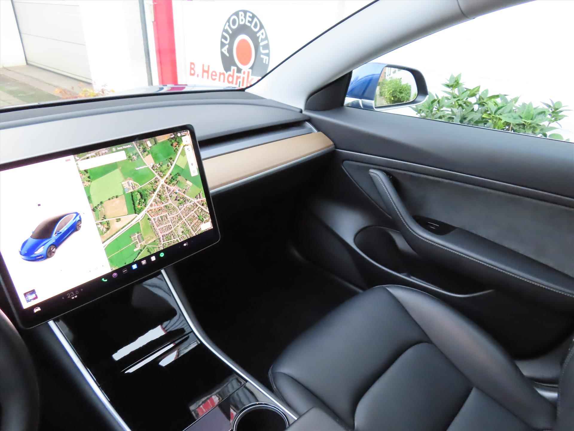 Tesla Model 3 Standard Plus RWD/ Zeer nette auto/ Origineel NL/ Dealer onderhouden/ Autopilot/ Elektrisch verstelbare voorstoelen/ Stoelverwarming/ NAP - 23/36