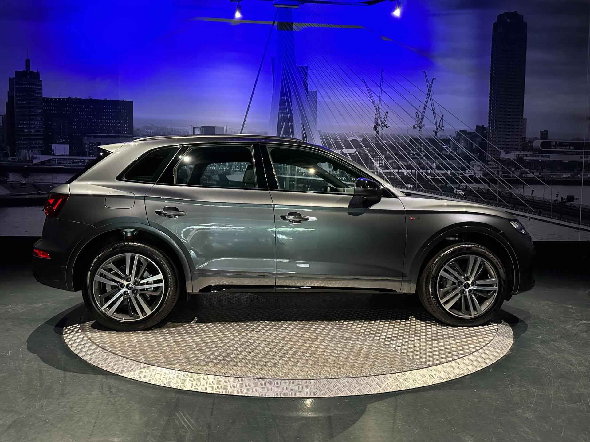 Audi Q5 50 TFSI e S edition Competition *Keyless*Camera*DaytonaGrey*NIEUW* € 10.000,- korting! - 15/37