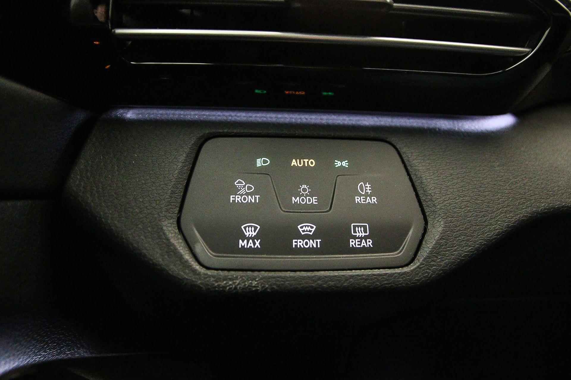 Volkswagen ID.5 Pro 204pk Automaat Adaptive cruise control, Warmtepomp, LED matrix koplampen, Achteruitrijcamera, Elektrisch verstelbare voorstoelen, Navigatie, Stuurwiel verwarmd, Parkeersensoren, Stoelverwarming - 14/53