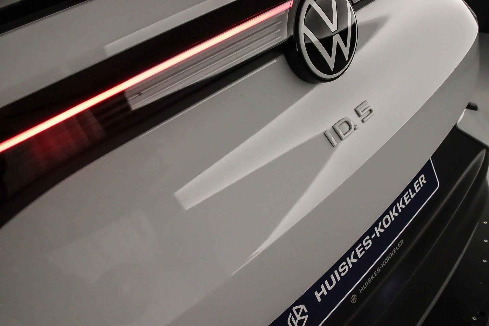 Volkswagen ID.5 Pro 204pk Automaat Adaptive cruise control, Warmtepomp, LED matrix koplampen, Achteruitrijcamera, Elektrisch verstelbare voorstoelen, Navigatie, Stuurwiel verwarmd, Parkeersensoren, Stoelverwarming - 46/53