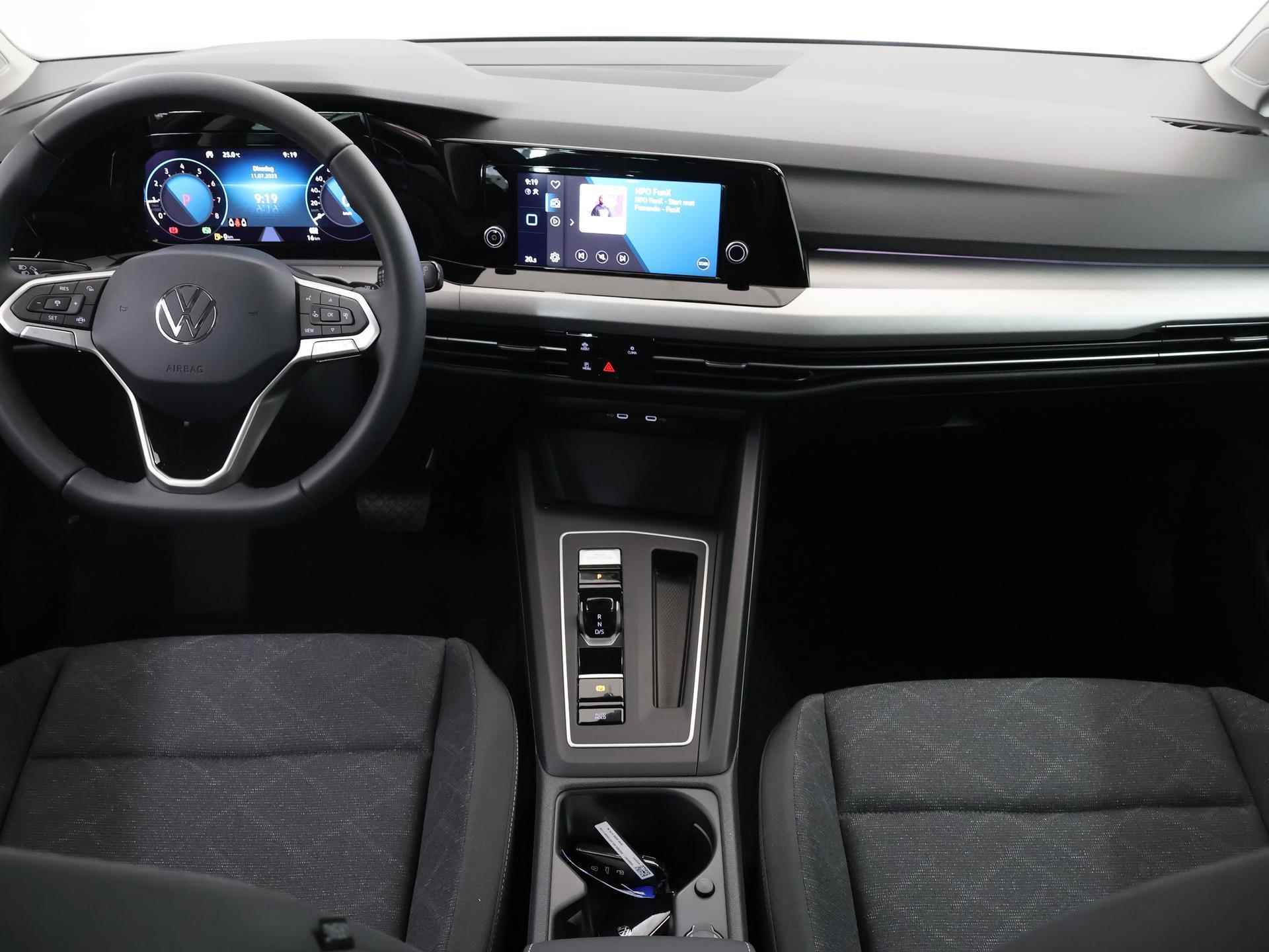 Volkswagen Golf 1.0 eTSI Life | Adaptieve Cruise Control | Sfeerverlichting | LED Koplampen | Digitaal Dashboard | Apple carplay | Lichtmetalen velgen - 9/40