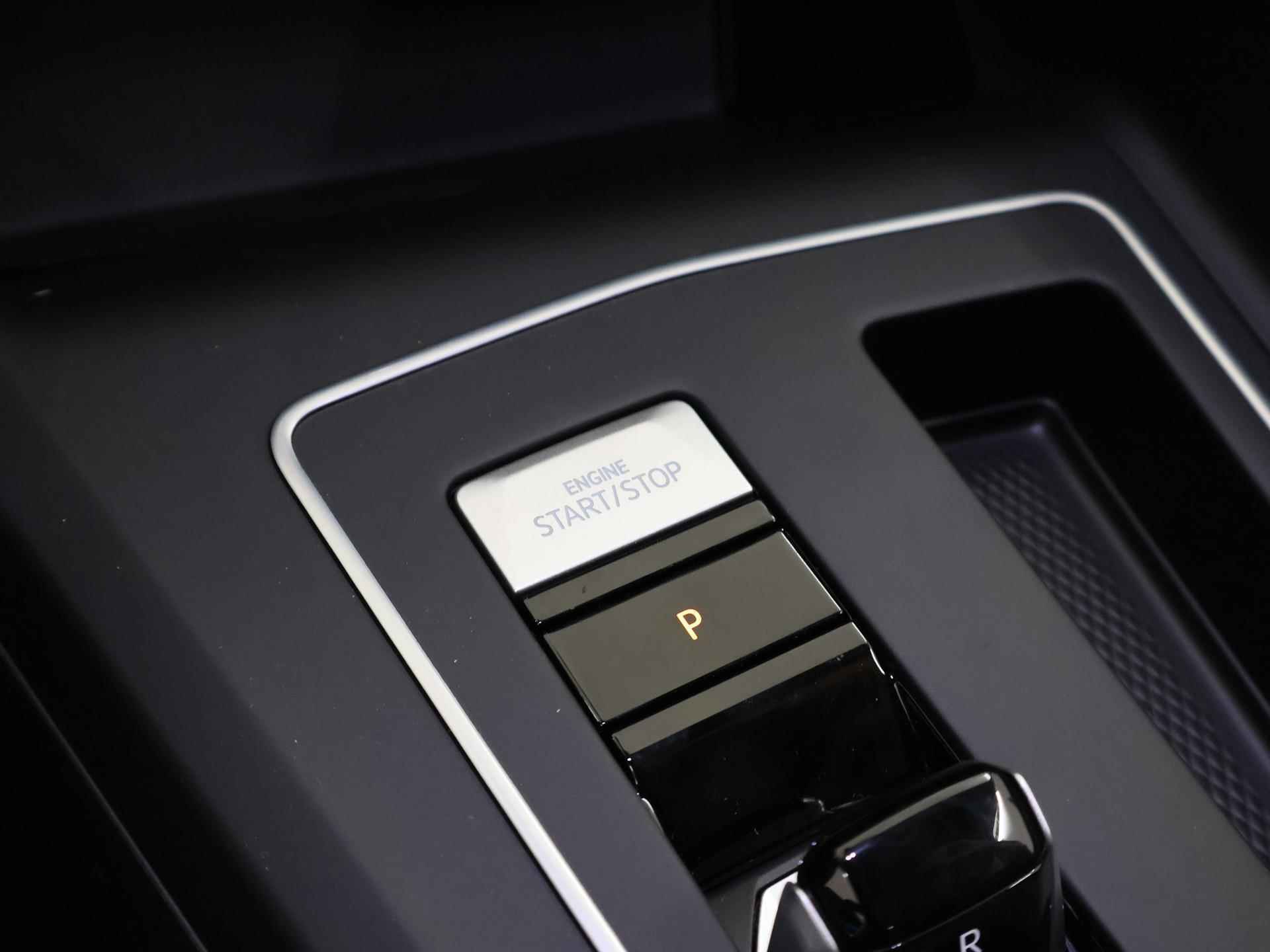 Volkswagen Golf 1.0 eTSI Life | Adaptieve Cruise Control | Sfeerverlichting | LED Koplampen | Digitaal Dashboard | Apple carplay | Lichtmetalen velgen - 30/40