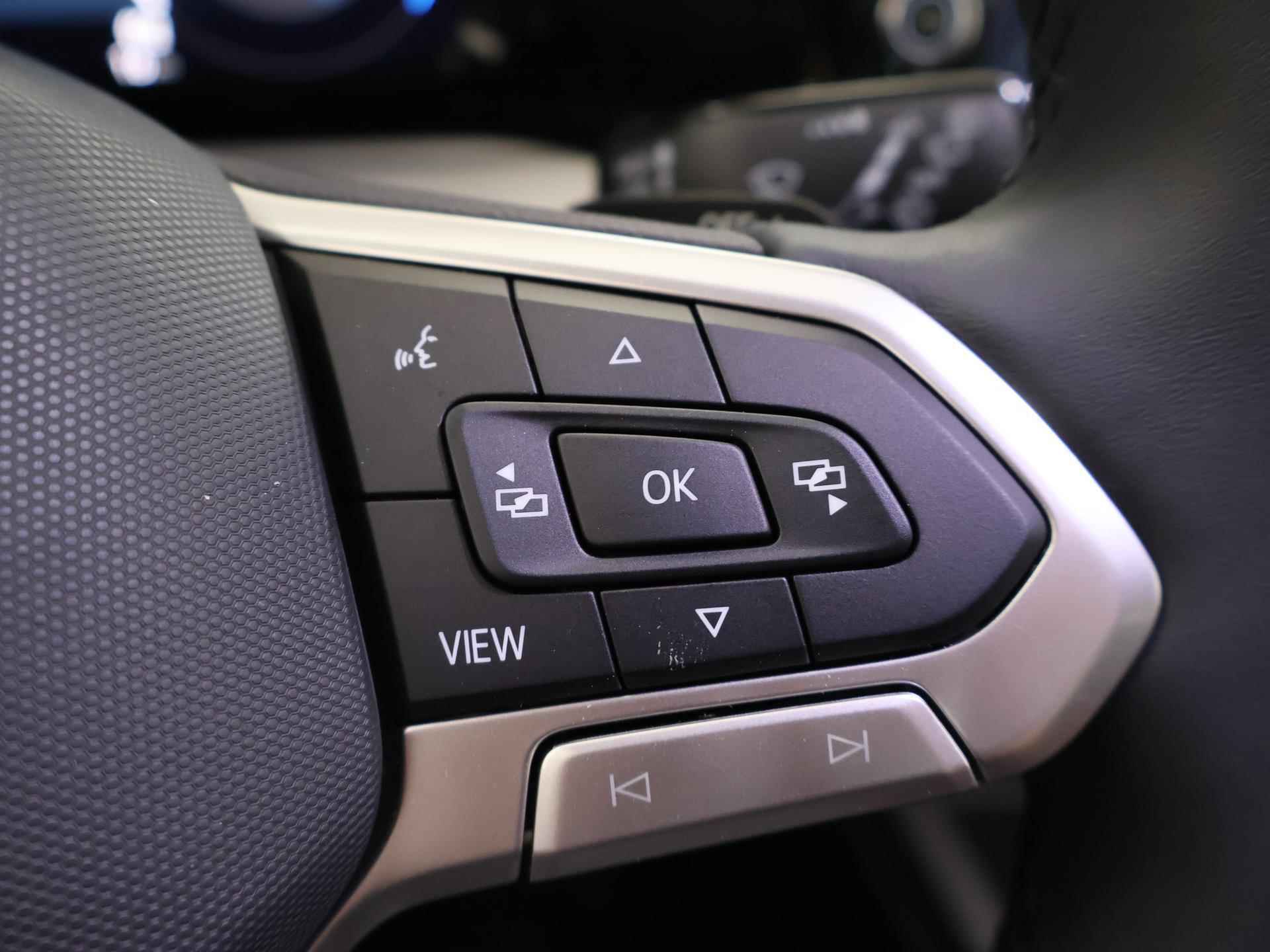 Volkswagen Golf 1.0 eTSI Life | Adaptieve Cruise Control | Sfeerverlichting | LED Koplampen | Digitaal Dashboard | Apple carplay | Lichtmetalen velgen - 31/40