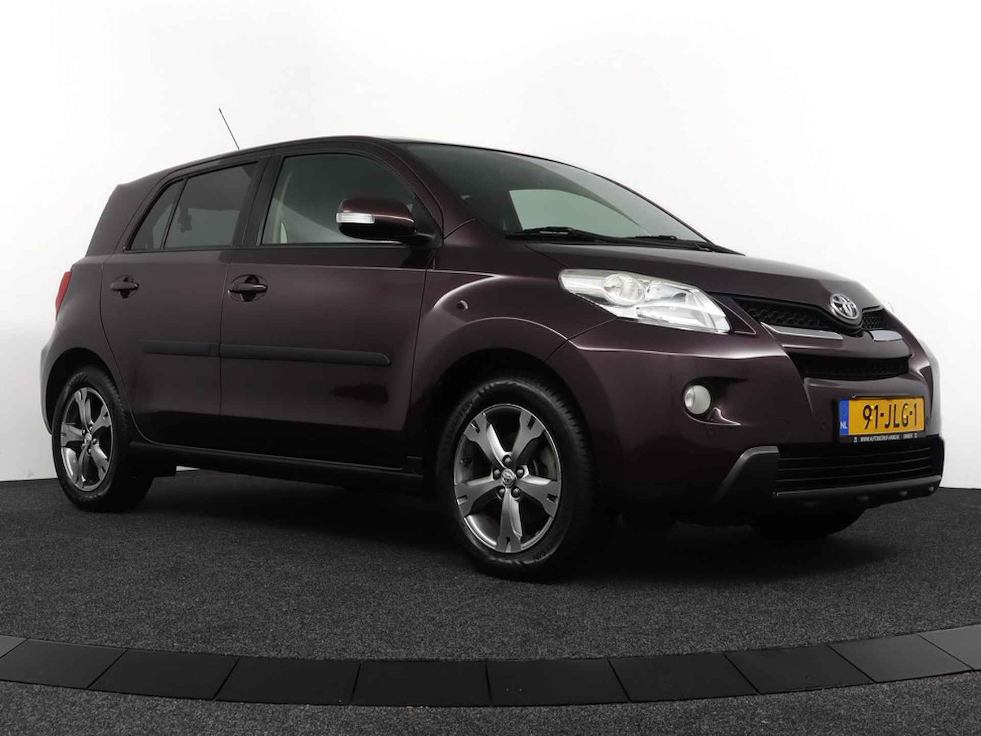 TOYOTA Urban Cruiser 1.3 VVT-I DYNAMIC ECC/KEYLESS.ENTRY/PARK.SENS/MIST.LAMP/LMV - 6/41