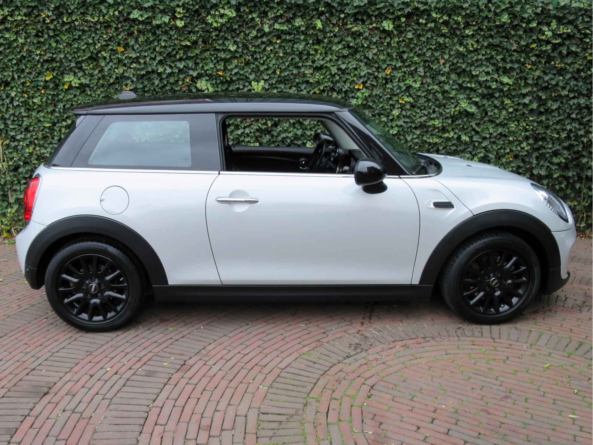 MINI Cooper 1.5 Chili F56 met Navi, BT, Clima, Cruise, PDC en 16" - 5/36