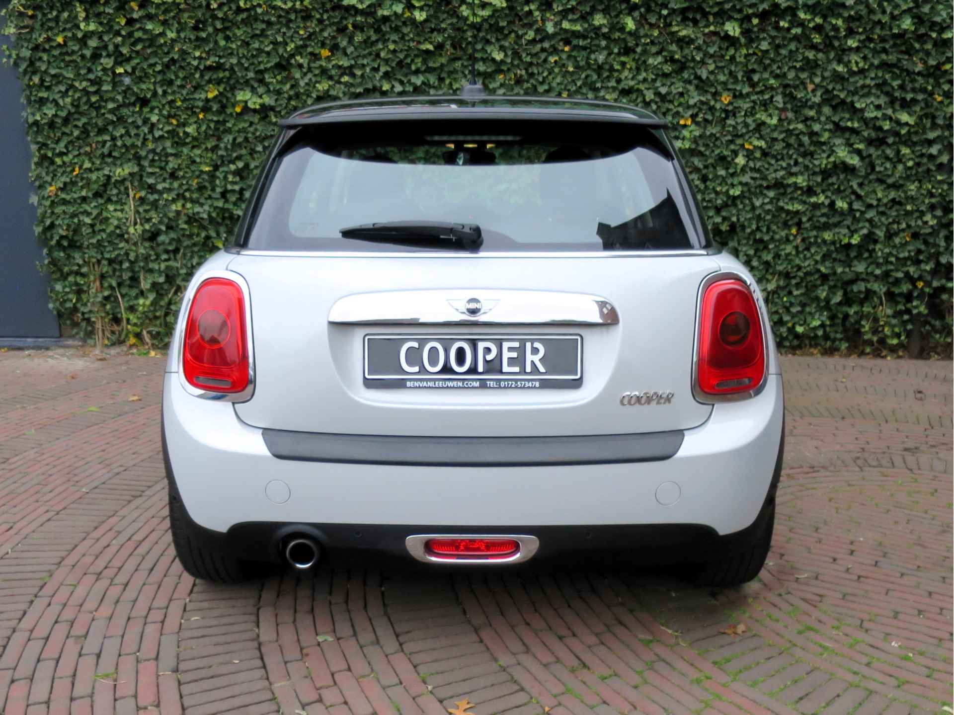 MINI Cooper 1.5 Chili F56 met Navi, BT, Clima, Cruise, PDC en 16" - 26/36