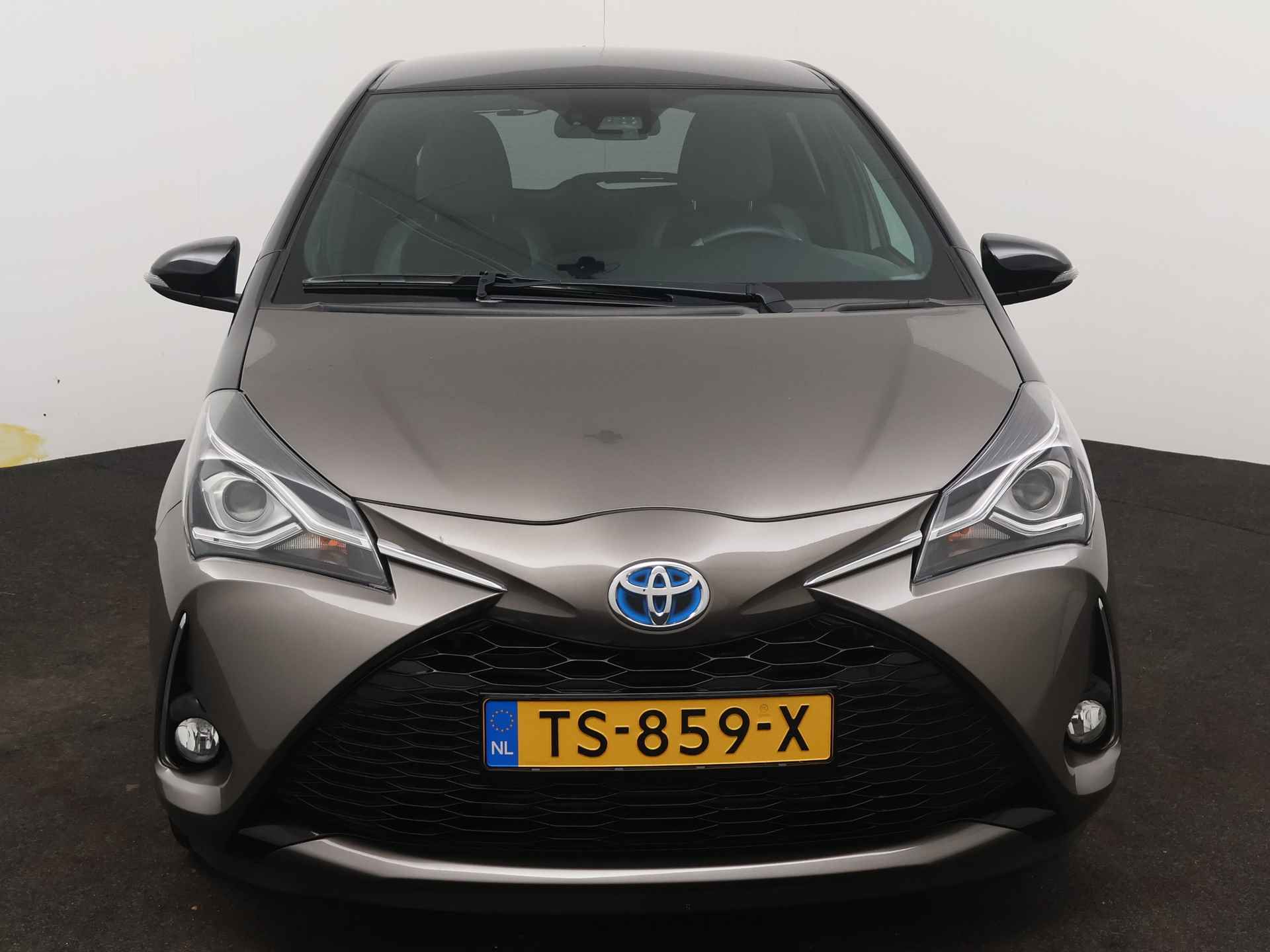 Toyota Yaris 1.5 Hybrid Bi-Tone | Trekhaak | Camera | Climate Control | LM velgen | Cruise Control | - 27/43