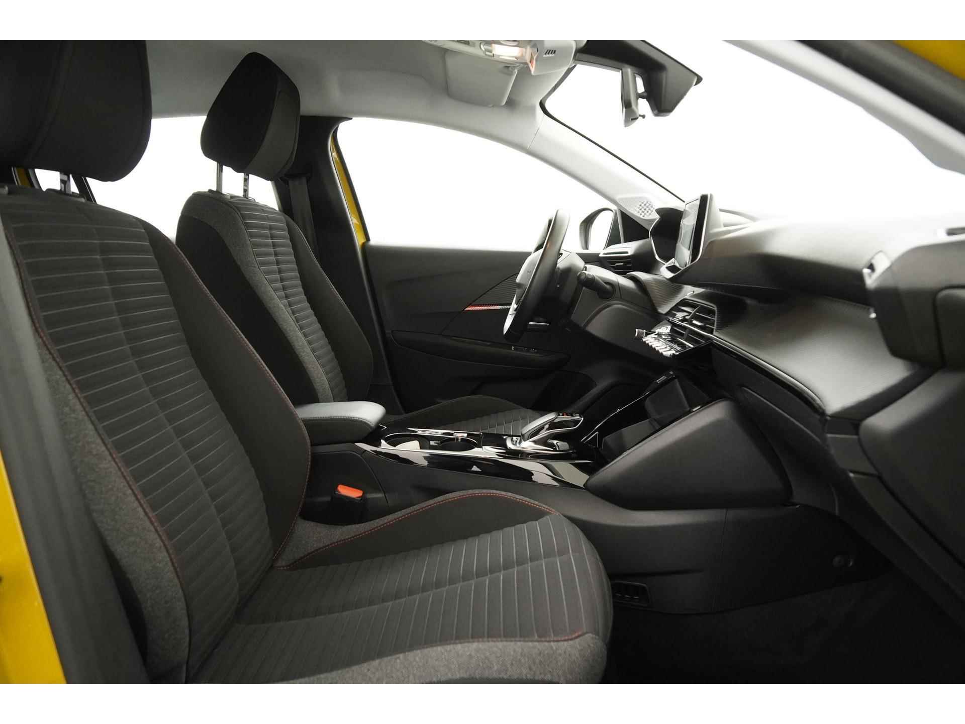 Peugeot e-208 EV Active Pack 50 kWh | 18.945 na subsidie | | Stoelverwarming | Parkeersensor | Zondag Open! - 3/41