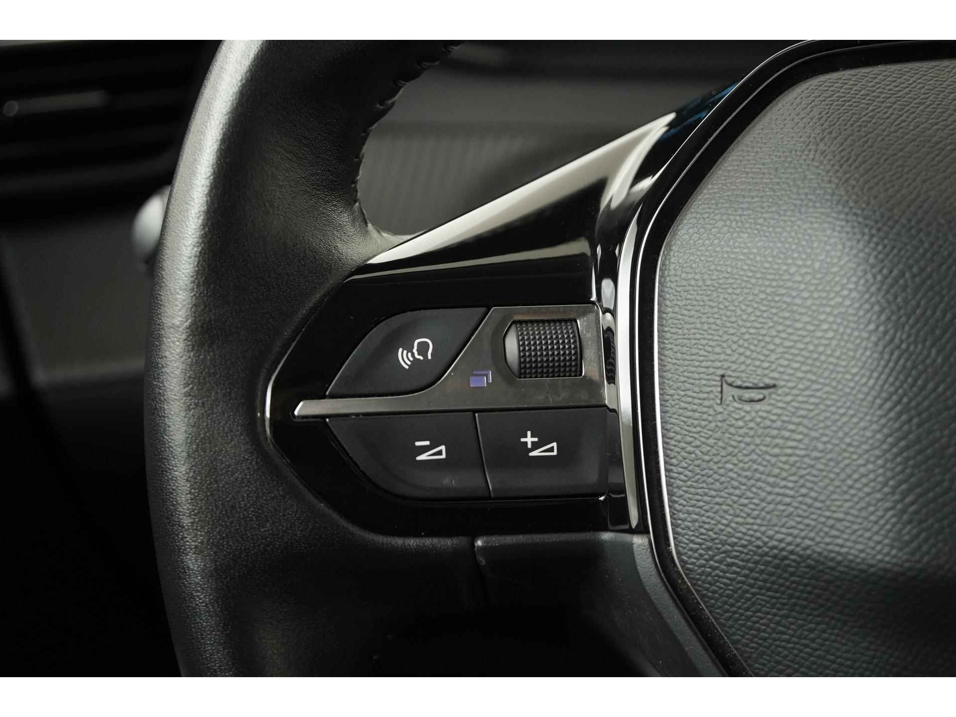 Peugeot e-208 EV Active Pack 50 kWh | 17.945 na subsidie | | Stoelverwarming | Parkeersensor | Zondag Open! - 8/41