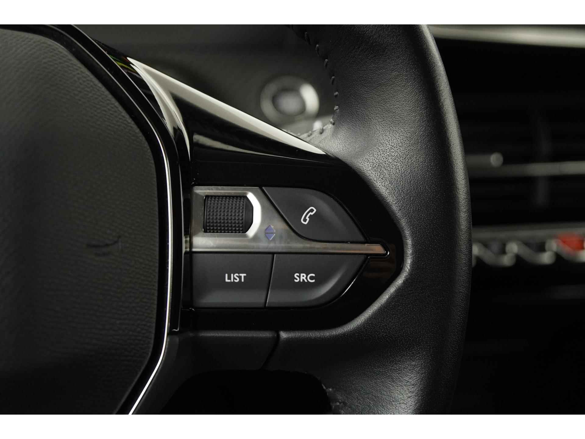 Peugeot e-208 EV Active Pack 50 kWh | 18.945 na subsidie | | Stoelverwarming | Parkeersensor | Zondag Open! - 10/41