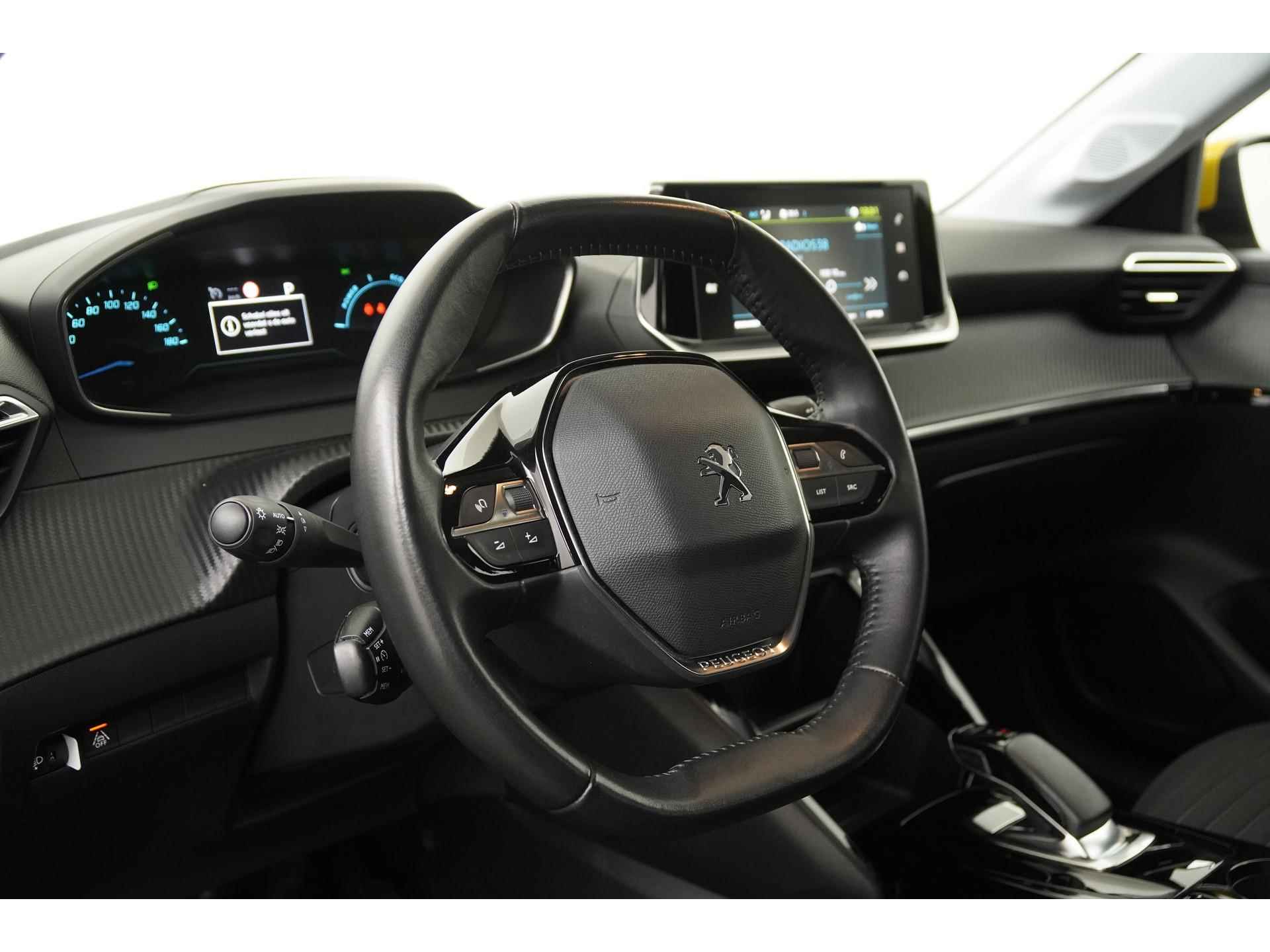 Peugeot e-208 EV Active Pack 50 kWh | 17.945 na subsidie | | Stoelverwarming | Parkeersensor | Zondag Open! - 35/41