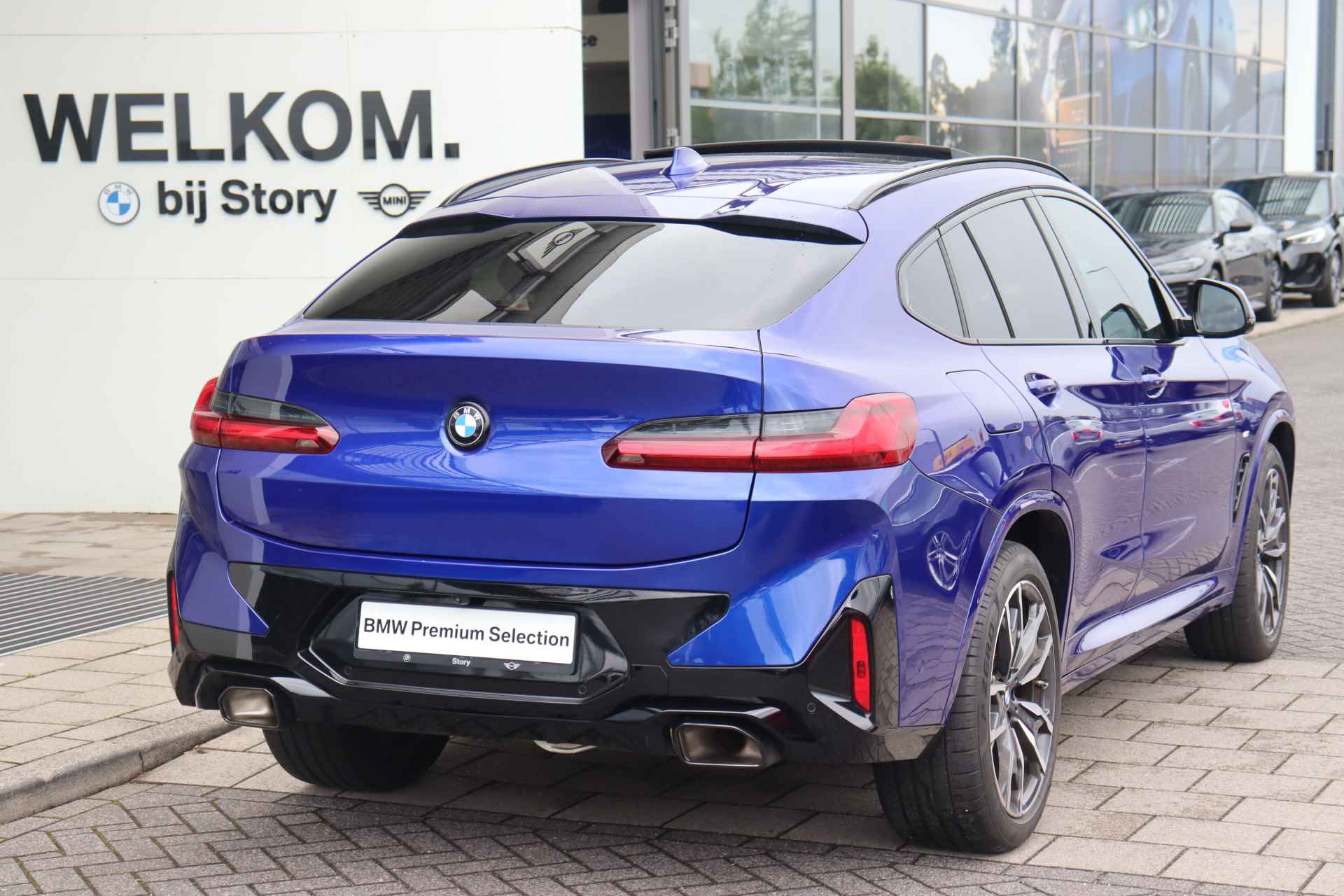 BMW X4 xDrive20i High Executive M Sport Automaat / Panoramadak / Trekhaak / Laserlight / Sportstoelen / Active Cruise Control / Parking Assistant / Comfort Access - 9/37