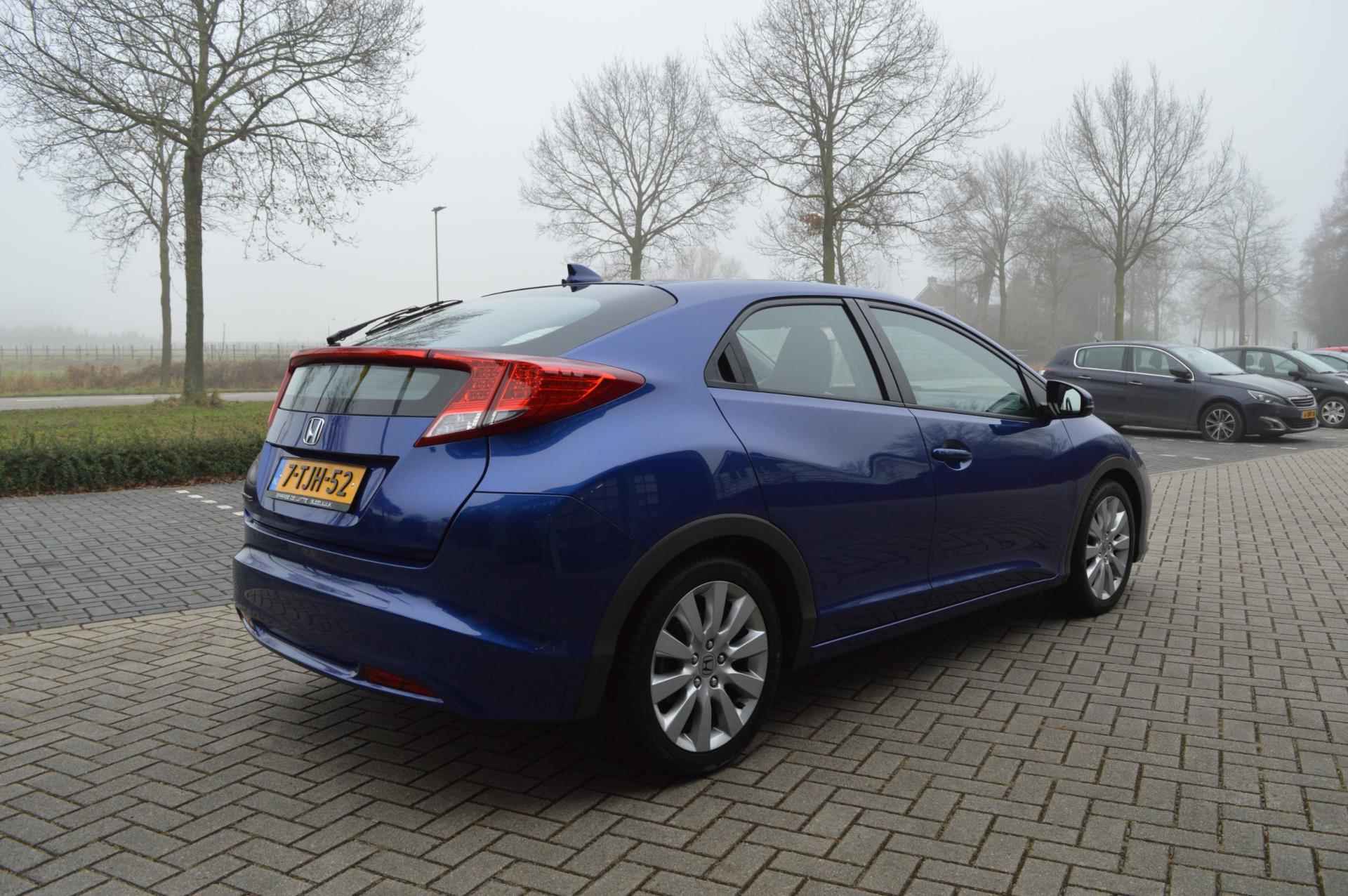 Honda Civic 1.8 Sport - 6/23