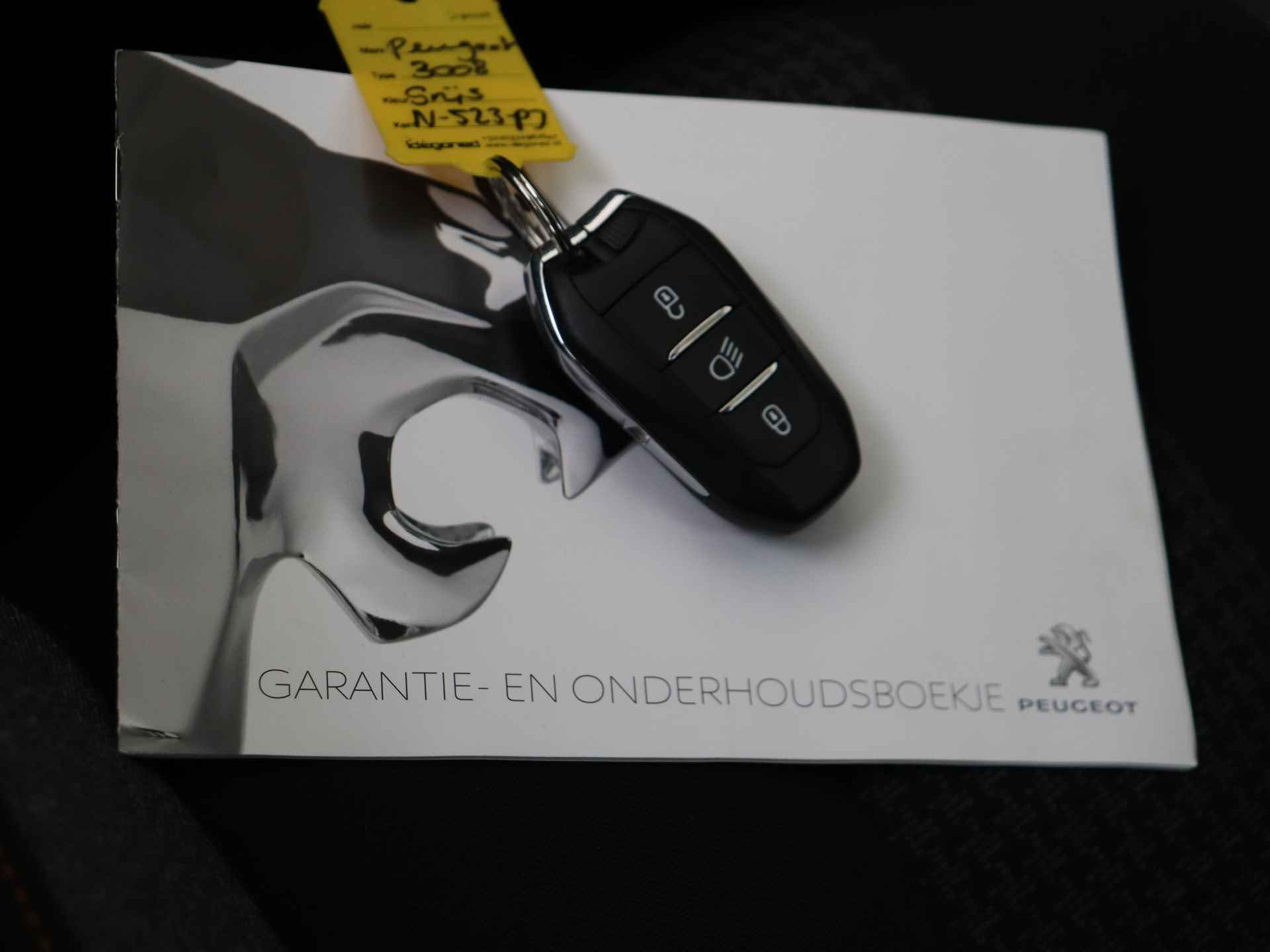 Peugeot 3008 1.2 PureTech Blue Lease Active 130 pk | Navigatie | Climate Control MD - 24/40