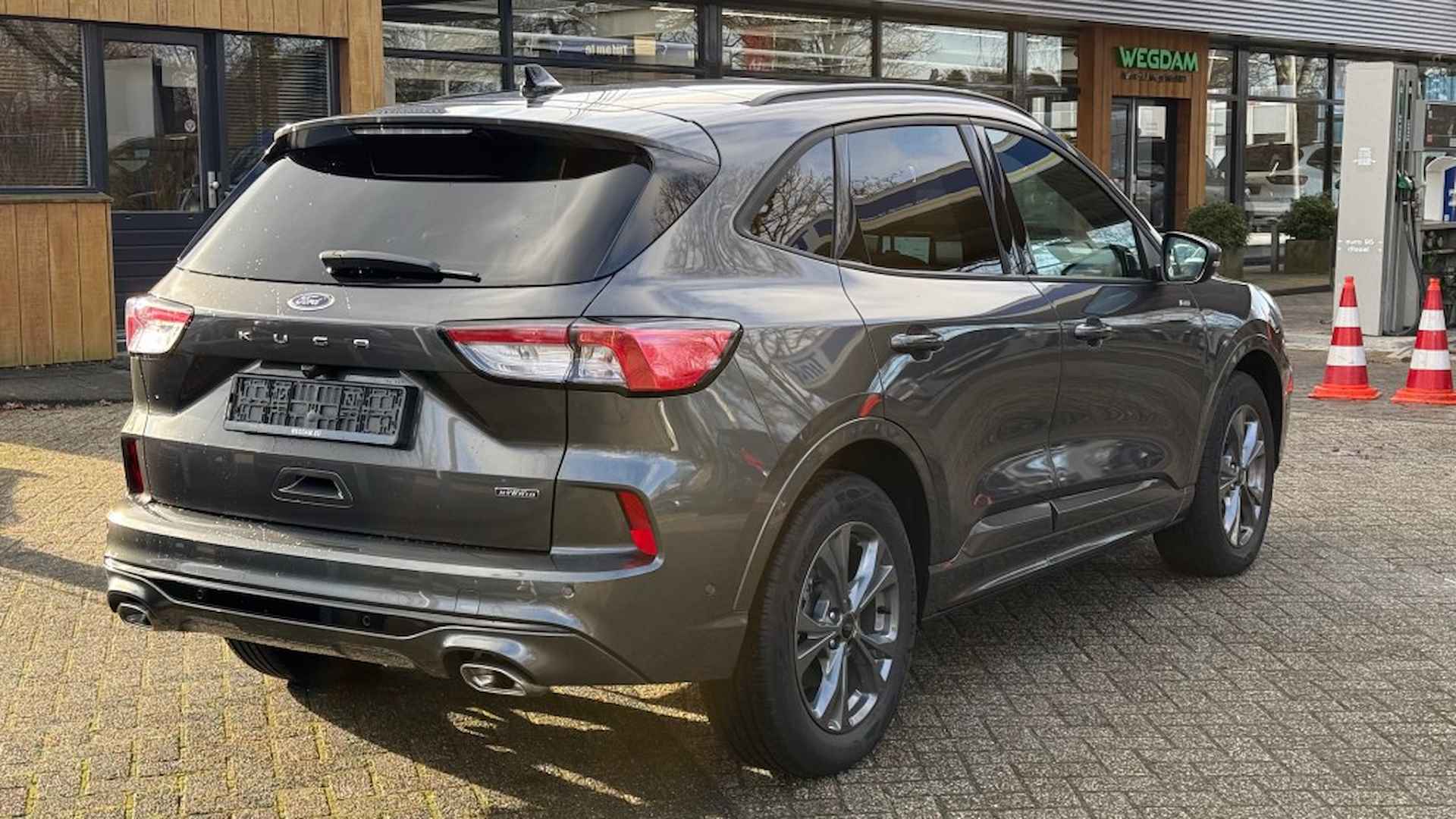 FORD Kuga 2.5 PHEV ST-LINE X / Panorama+Driver+Tech+Winter pack - 3/23