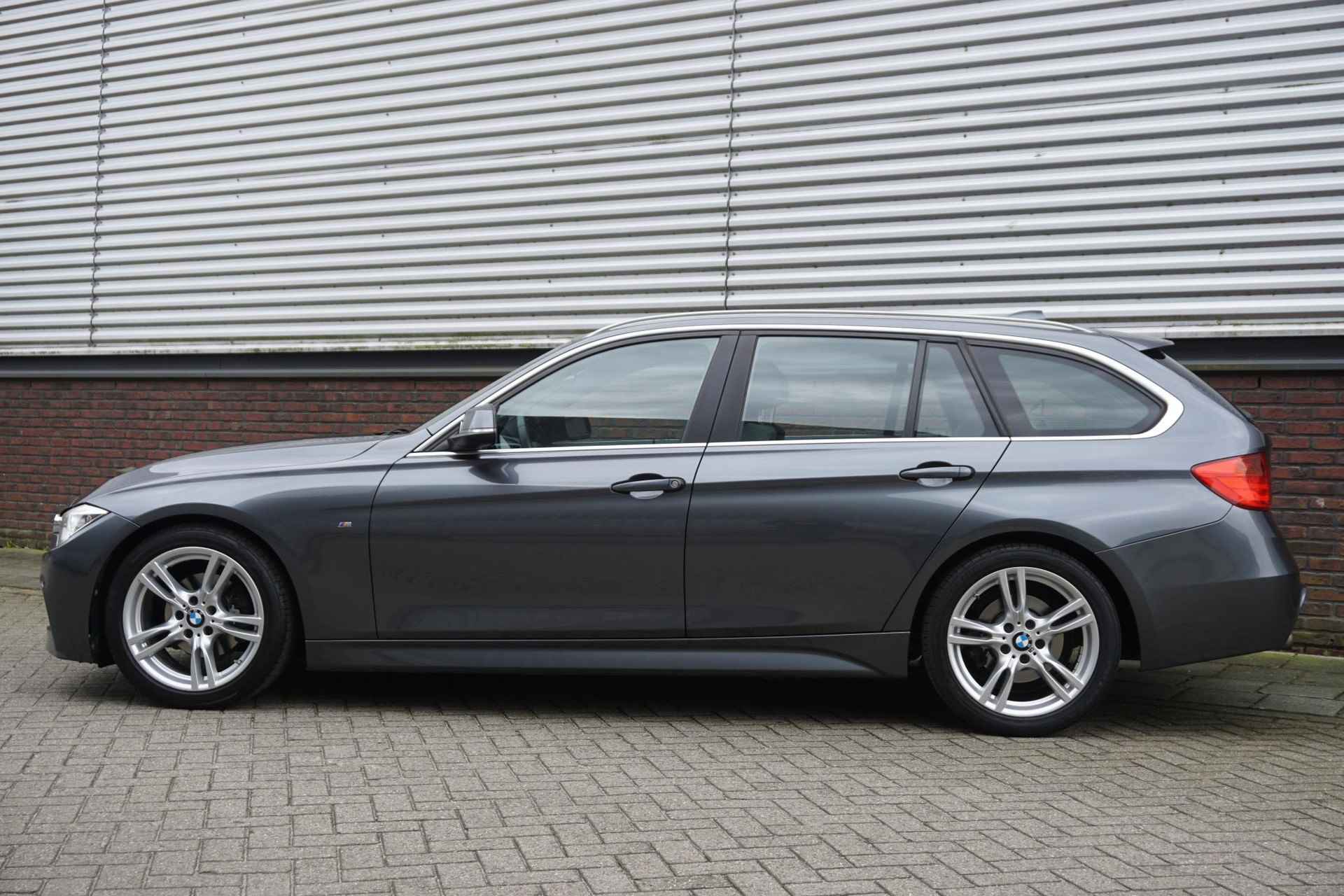 BMW 3-serie Touring 316i Touring M-Sport Executive 100% Dealeronderhouden-2e Eigenaar-Liefhebbersauto. - 3/42