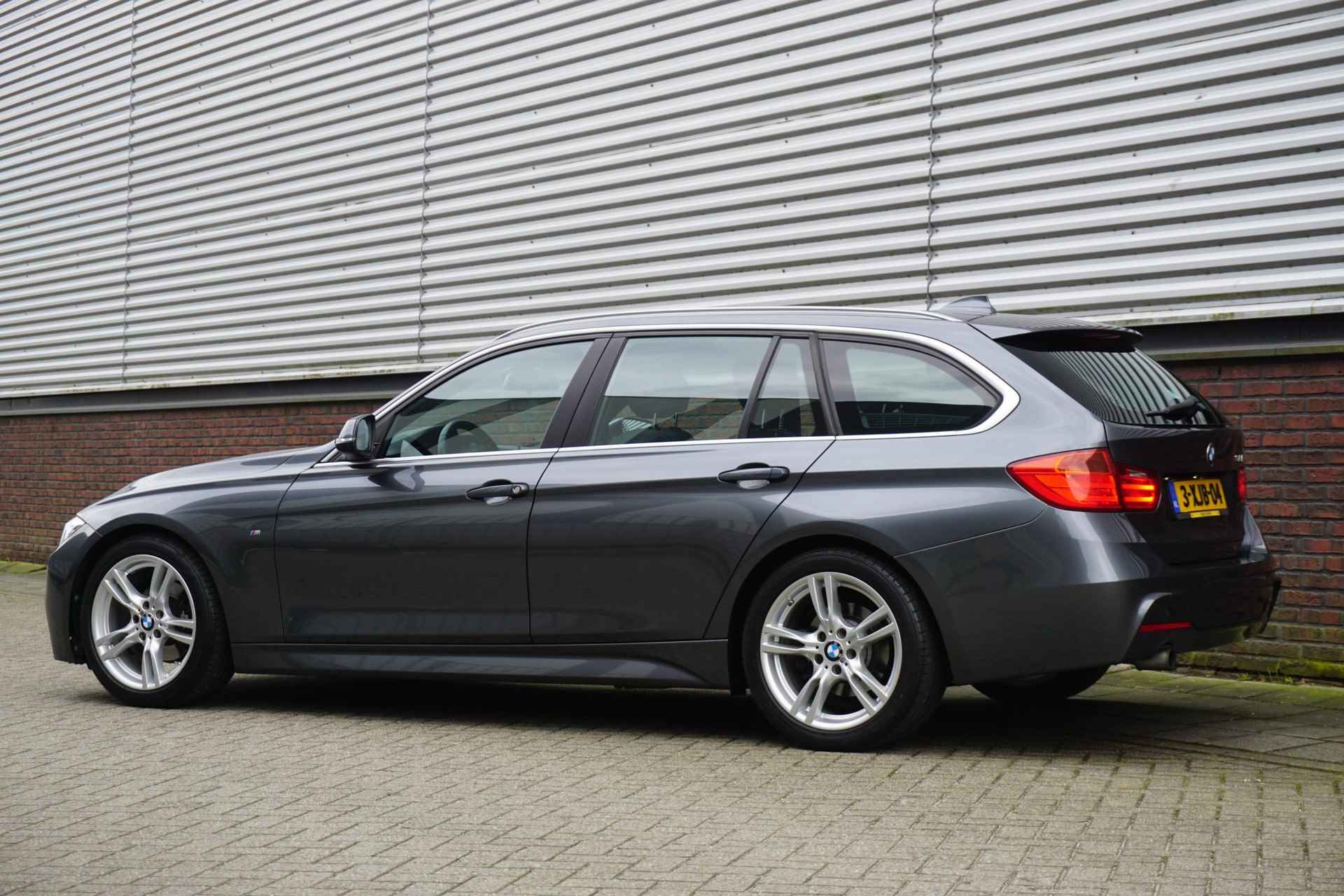 BMW 3-serie Touring 316i Touring M-Sport Executive 100% Dealeronderhouden-2e Eigenaar-Liefhebbersauto. - 4/42