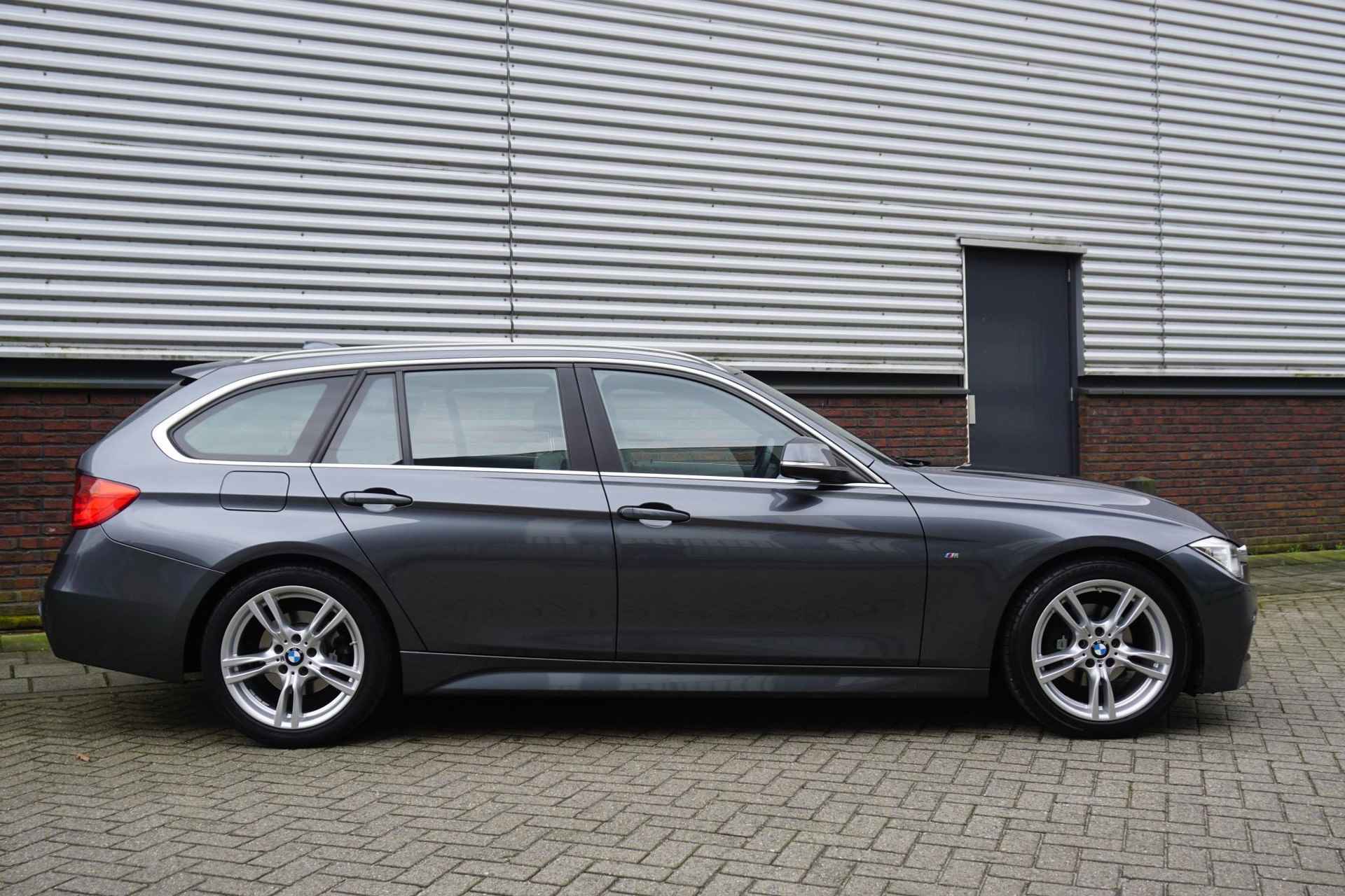BMW 3-serie Touring 316i Touring M-Sport Executive 100% Dealeronderhouden-2e Eigenaar-Liefhebbersauto. - 11/42
