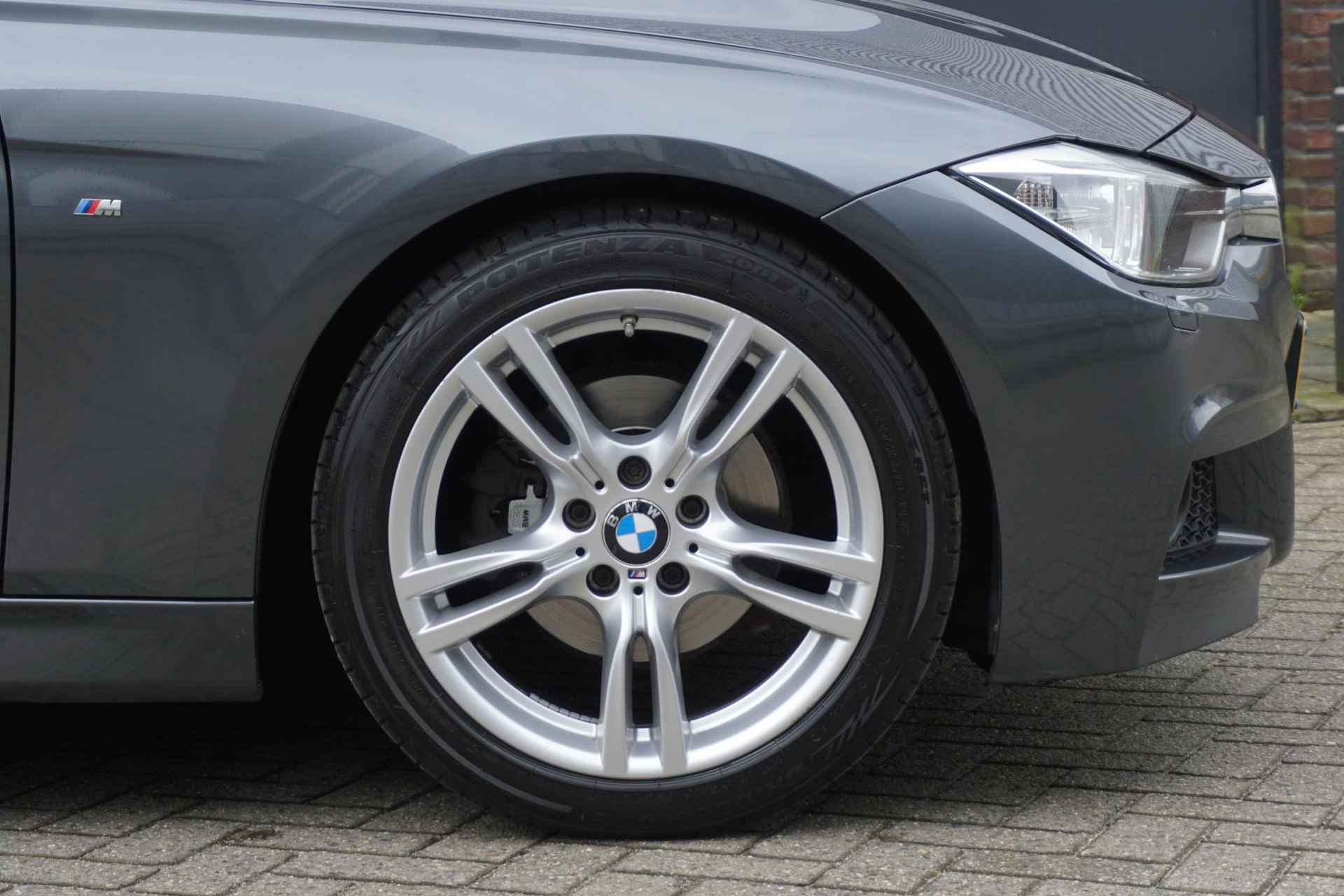 BMW 3-serie Touring 316i Touring M-Sport Executive 100% Dealeronderhouden-2e Eigenaar-Liefhebbersauto. - 12/42