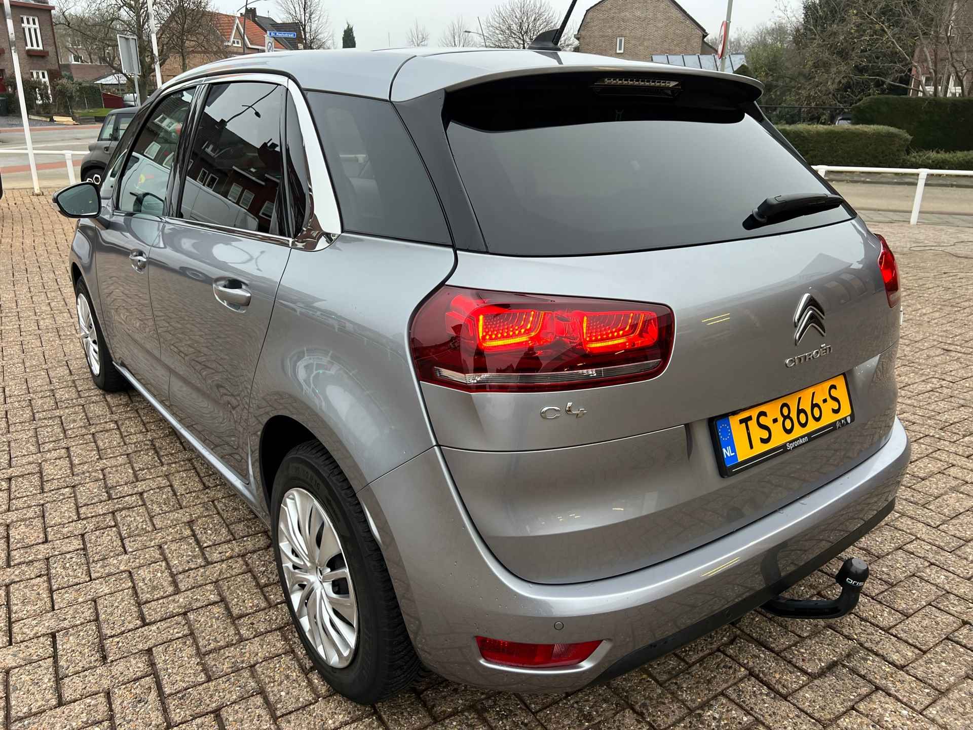 Citroen C4 Picasso 1.2 PureTech Selection Navi-Camera-Panoramadak-Afn. Trekhaak-Winterbanden - 3/26