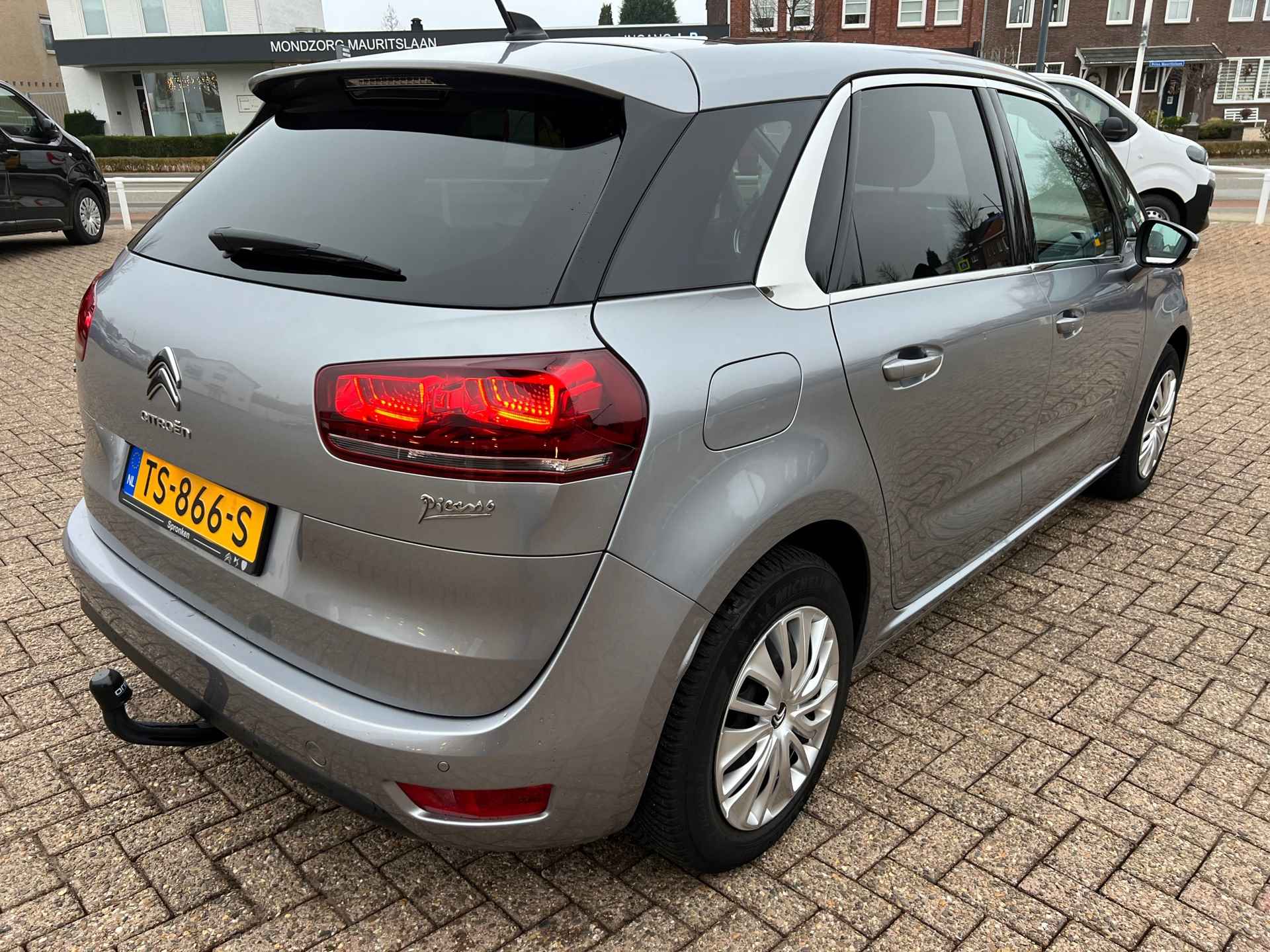 Citroen C4 Picasso 1.2 PureTech Selection Navi-Camera-Panoramadak-Afn. Trekhaak-Winterbanden - 4/26