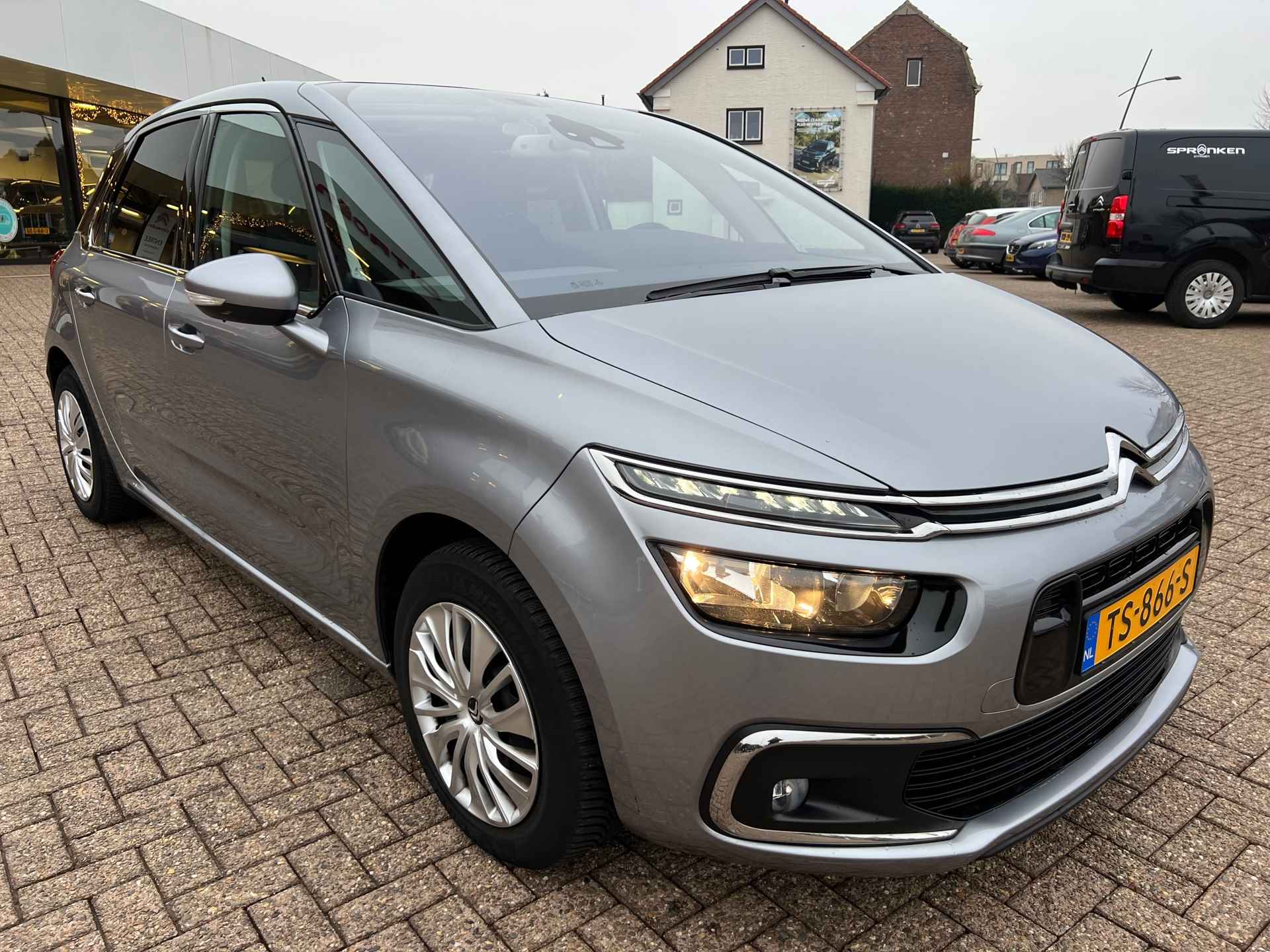 Citroen C4 Picasso 1.2 PureTech Selection Navi-Camera-Panoramadak-Afn. Trekhaak-Winterbanden - 5/26