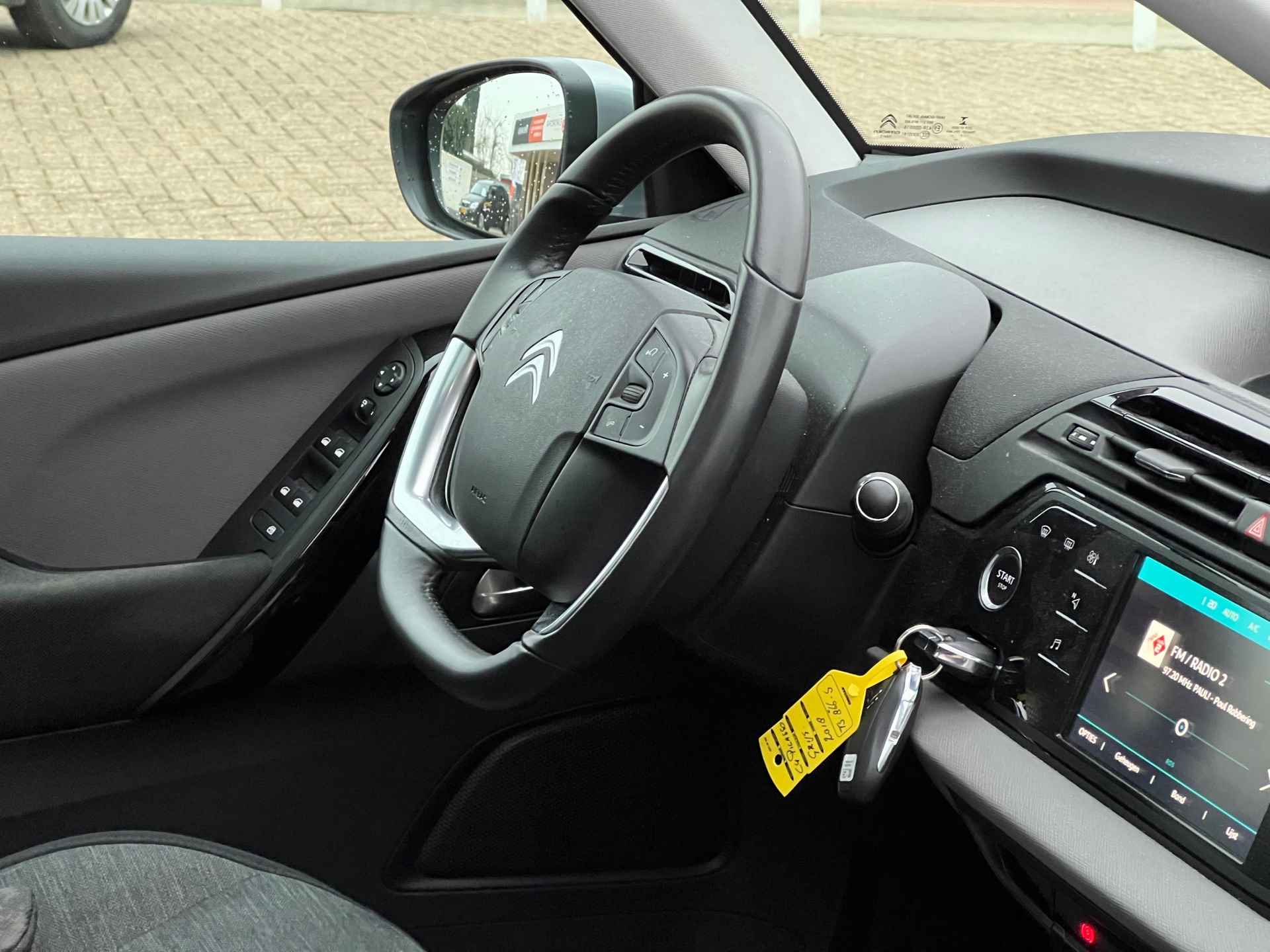 Citroen C4 Picasso 1.2 PureTech Selection Navi-Camera-Panoramadak-Afn. Trekhaak-Winterbanden - 18/26