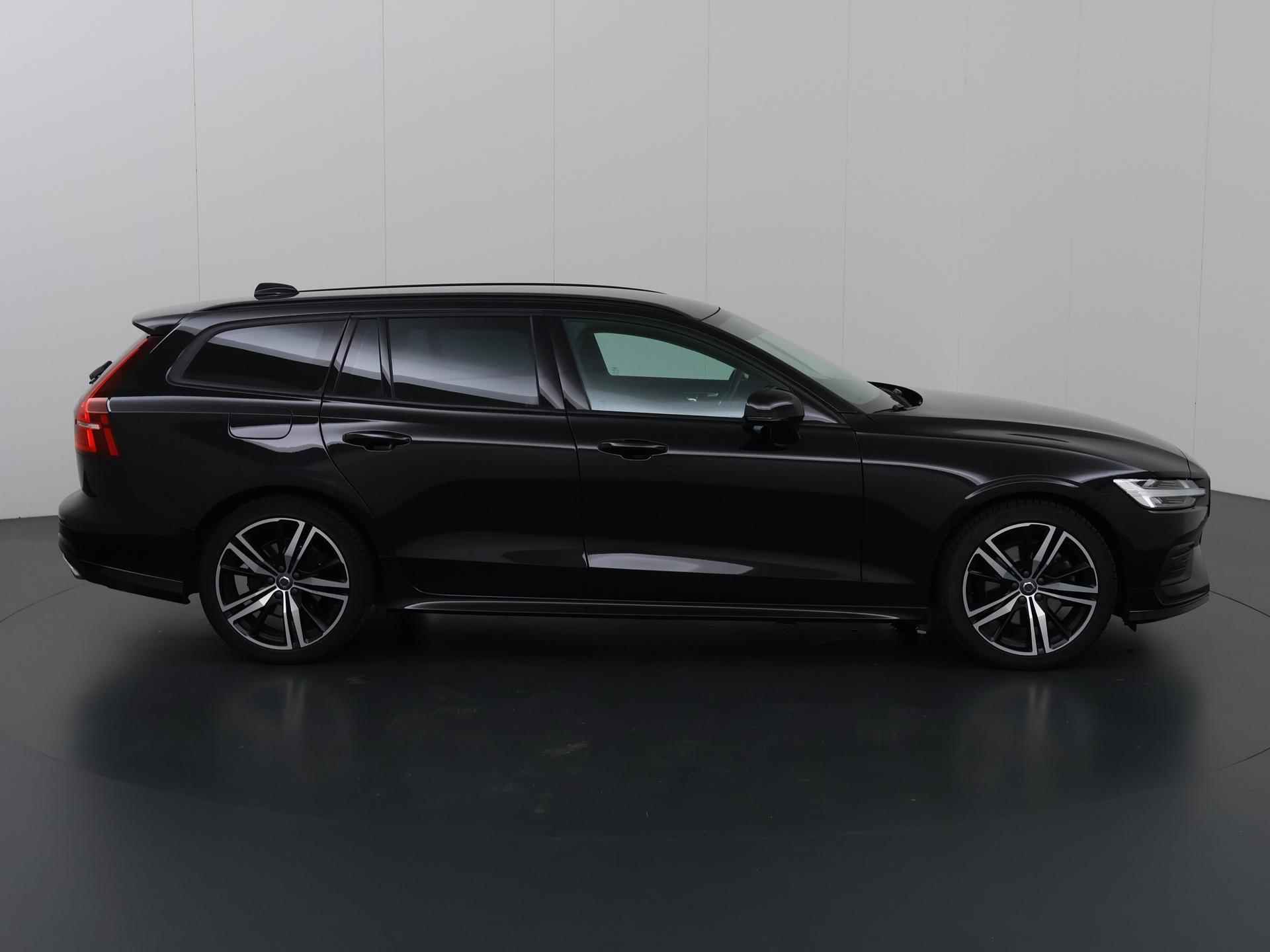 Volvo V60 2.0 B3 Business Pro | Trekhaak | Navigatie | Cruise control Adaptief | Parkeercamera | 1e eigenaar | Digitaal dashboard | Keyless Go | Stoelverwarming | Dodehoekdetectie | Carplay | - 7/38