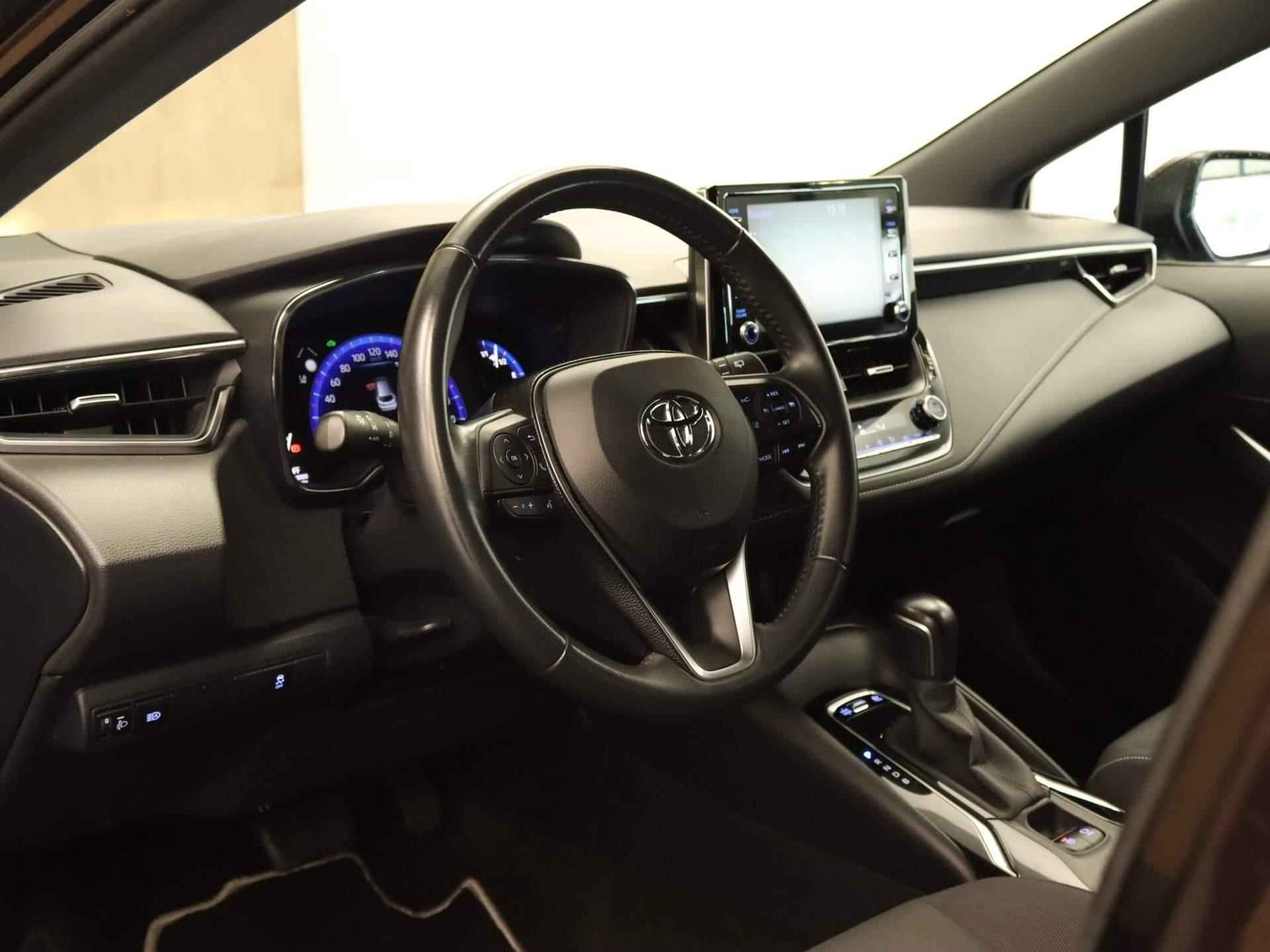 Toyota Corolla Touring Sports 1.8 Hybrid Business - NAVIGATIE - CLIMATE CONTROL - ACHTERUITRIJCAMERA - ADAPTIEVE CRUISE CONTROL - 16 INCH LICHT METALEN VELGEN - DAB RADIO - 18/38