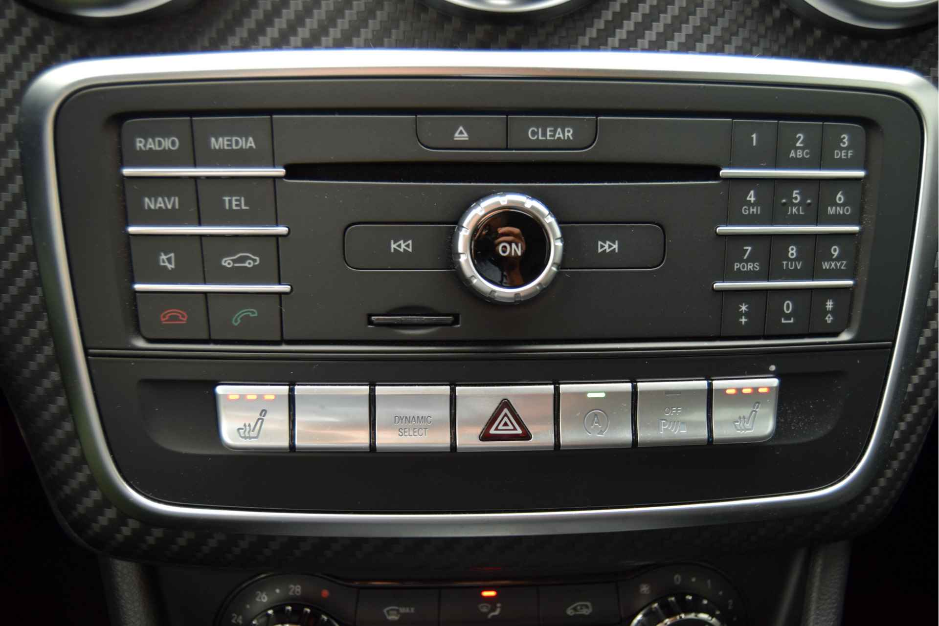 Mercedes-Benz A-Klasse 180 AMG Upgrade Edition 37.000km NAP LED Camera Stoelverwarming - 38/54