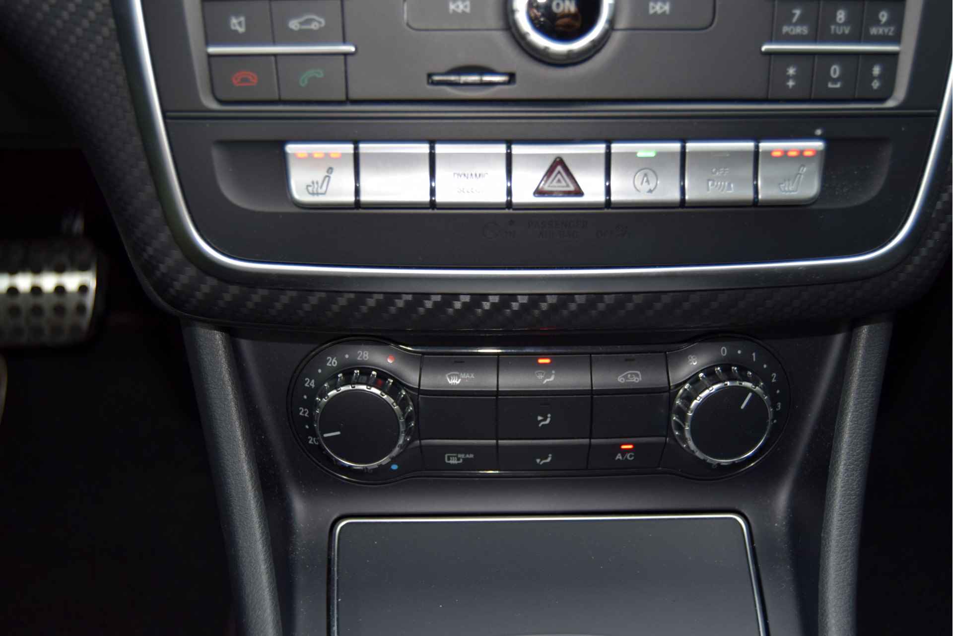 Mercedes-Benz A-Klasse 180 AMG Upgrade Edition 37.000km NAP LED Camera Stoelverwarming - 39/54