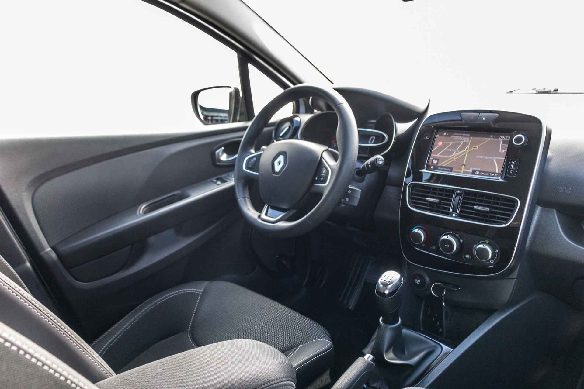 Renault Clio 0.9 90 PK TCe Zen RIJKLAAR INCL GARANTIE. | Navigatie | Cruise Control | Airco  | NL Auto | - 4/26