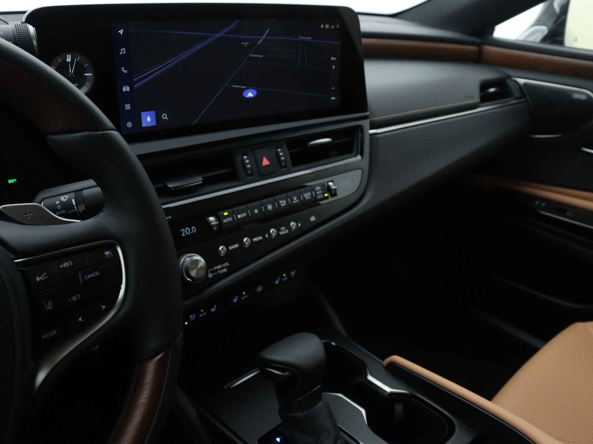 Lexus ES 300h President Line | Achteruitrijcamera | Climate Control | Parkeersensoren | PhoneConnect | - 8/47