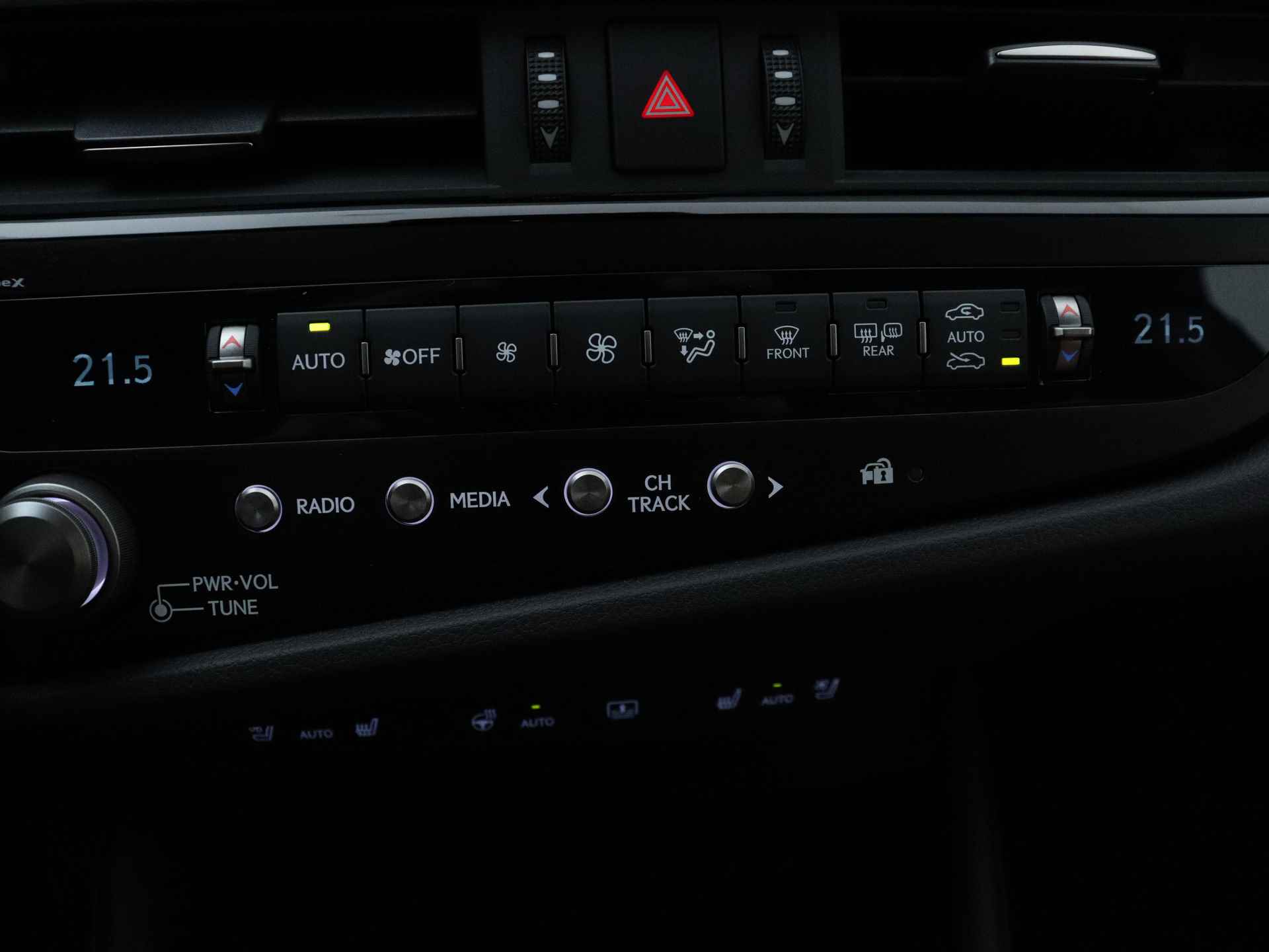 Lexus ES 300h President Line | Achteruitrijcamera | Climate Control | Parkeersensoren | PhoneConnect | - 12/47