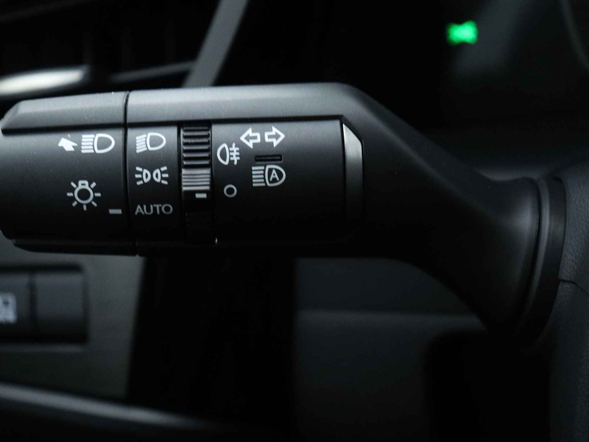 Lexus ES 300h President Line | Achteruitrijcamera | Climate Control | Parkeersensoren | PhoneConnect | - 27/47
