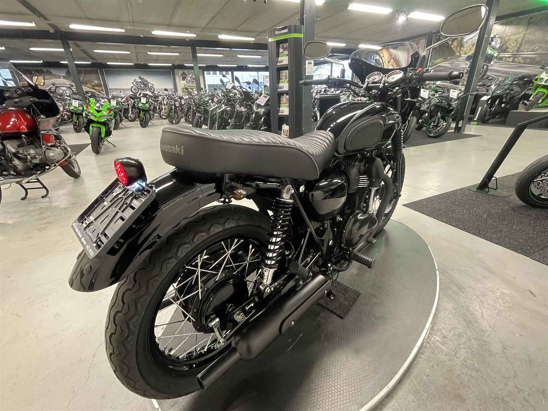 Kawasaki W 800 Black Edition - 2016 - 3/22