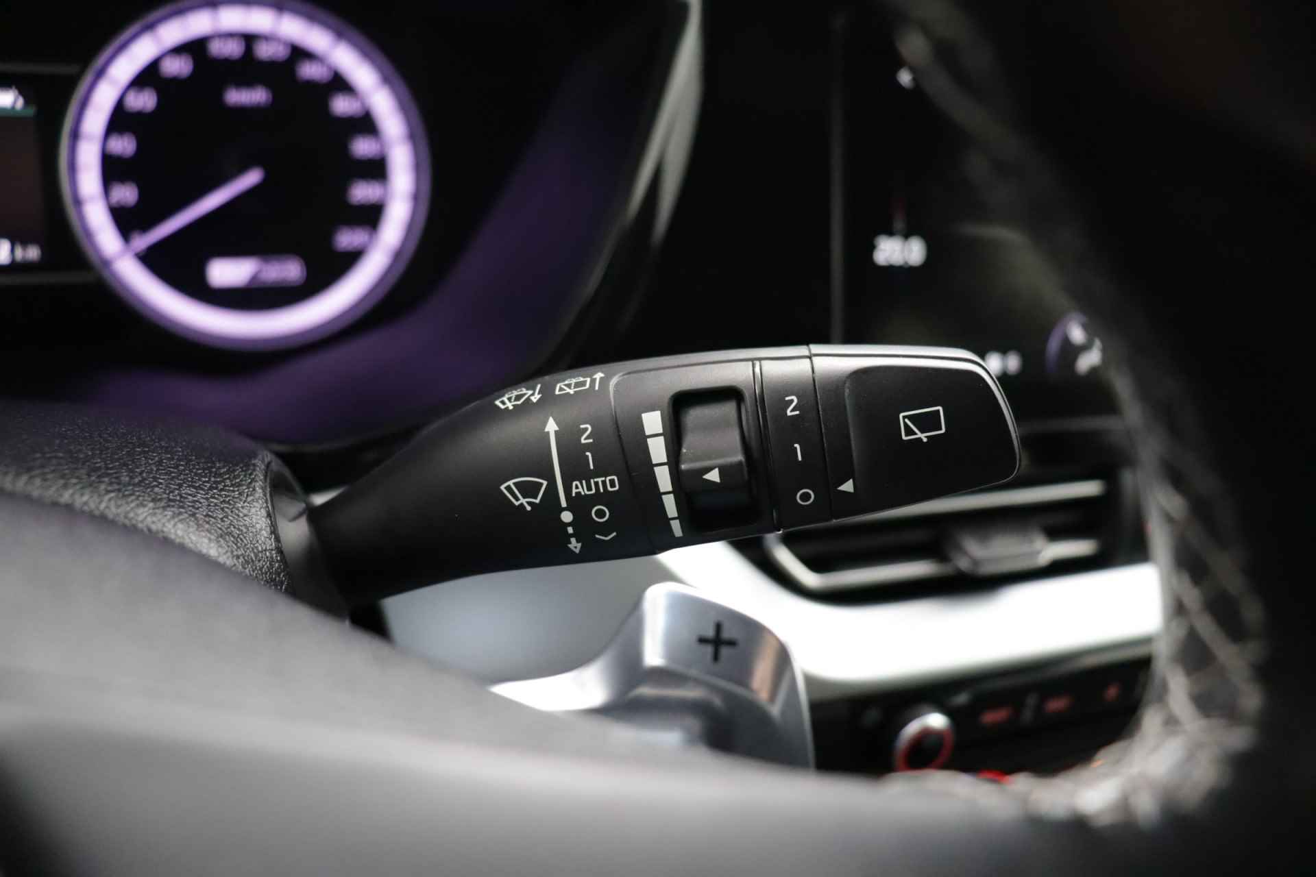 Kia Niro 1.6 GDi Hybrid DynamicLine - Navigatie - Apple/Android Carplay - Climate Control - Cruise Control Adaptief - Trekhaak - Fabrieksgarantie tot 11-27 - 23/61