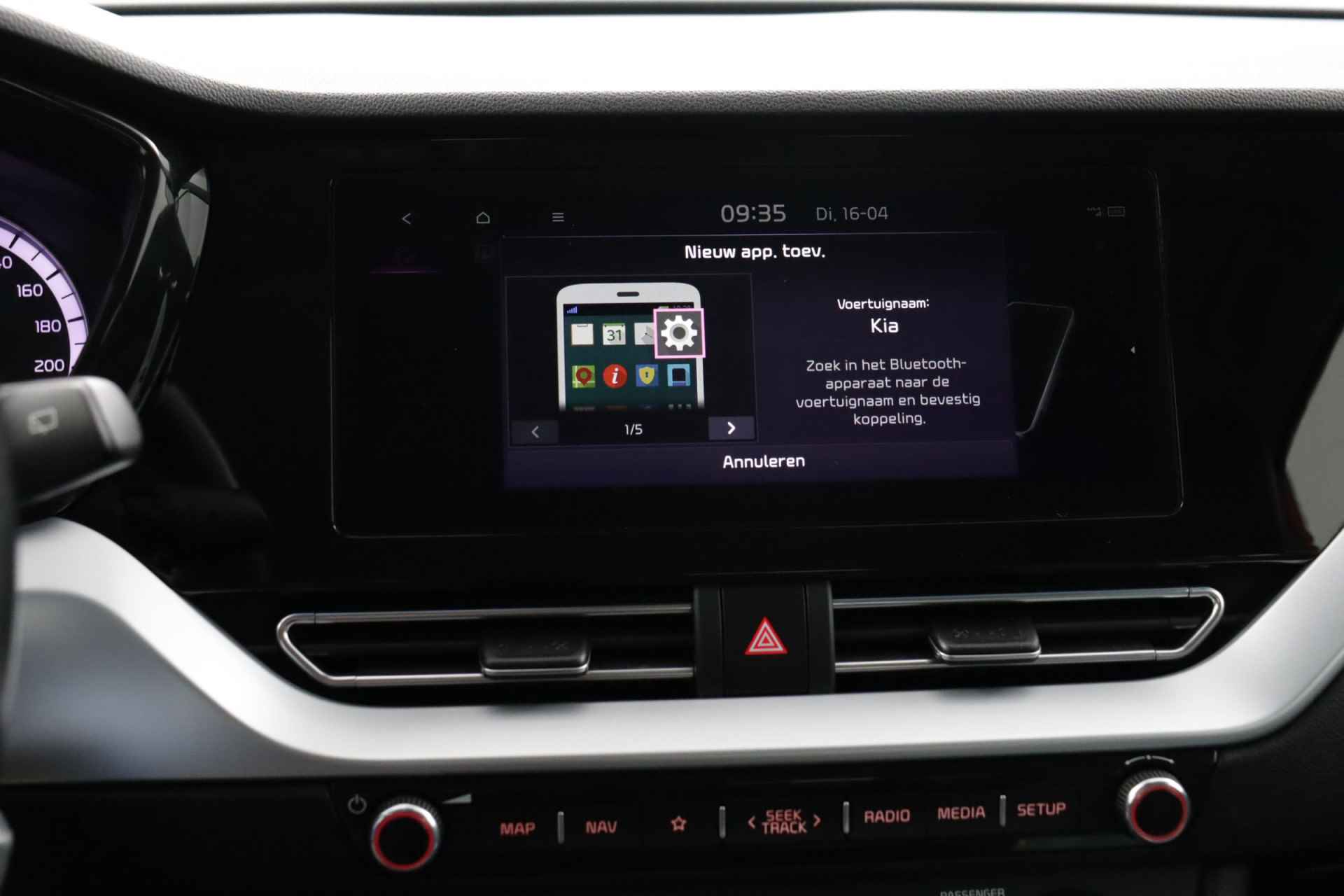 Kia Niro 1.6 GDi Hybrid DynamicLine - Navigatie - Apple/Android Carplay - Climate Control - Cruise Control Adaptief - Trekhaak - Fabrieksgarantie tot 11-27 - 45/61