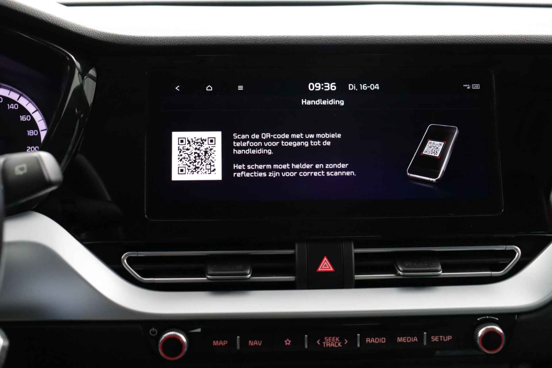 Kia Niro 1.6 GDi Hybrid DynamicLine - Navigatie - Apple/Android Carplay - Climate Control - Cruise Control Adaptief - Trekhaak - Fabrieksgarantie tot 11-27 - 53/61
