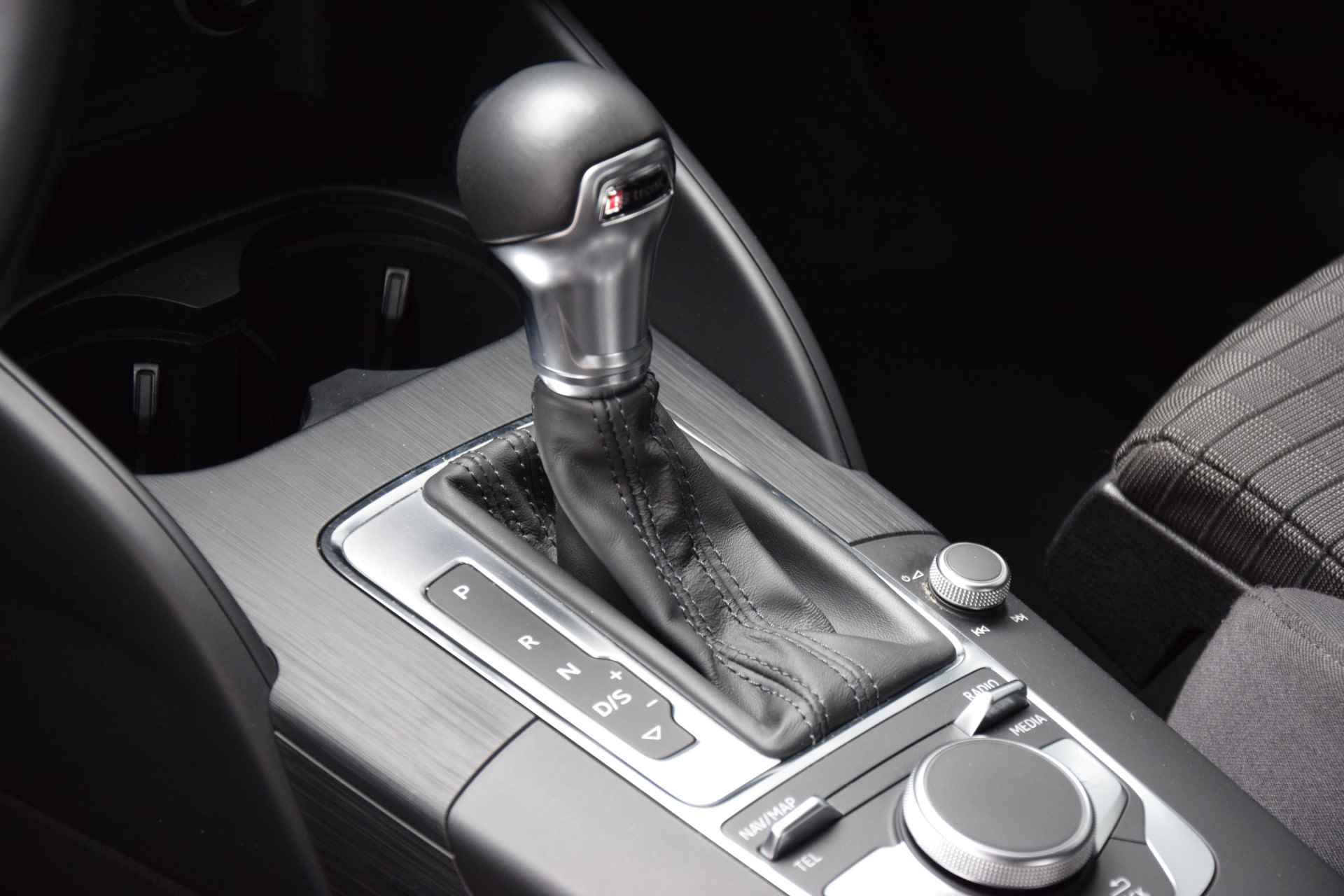 Audi A3 Limousine 30 116PK TFSI Sport Lease Edition Automaat | NL-Auto | BOVAG Garantie | Stoelverwarming | 17" Velgen | Naviatie | LED-Koplampen | PDC Achter | - 18/37