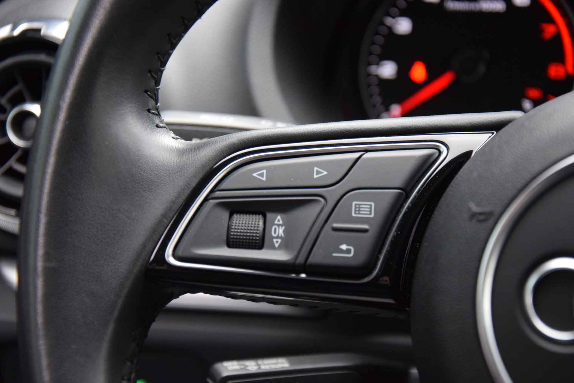 Audi A3 Limousine 30 116PK TFSI Sport Lease Edition Automaat | NL-Auto | BOVAG Garantie | Stoelverwarming | 17" Velgen | Naviatie | LED-Koplampen | PDC Achter | - 24/37